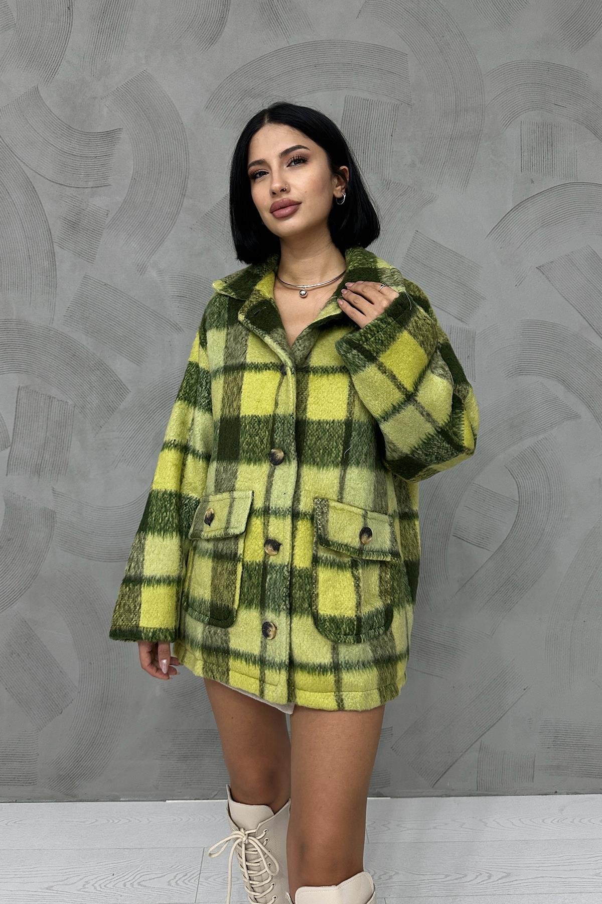 Toptan Yeşil Düğmeli Ekoseli Kadın Kaban