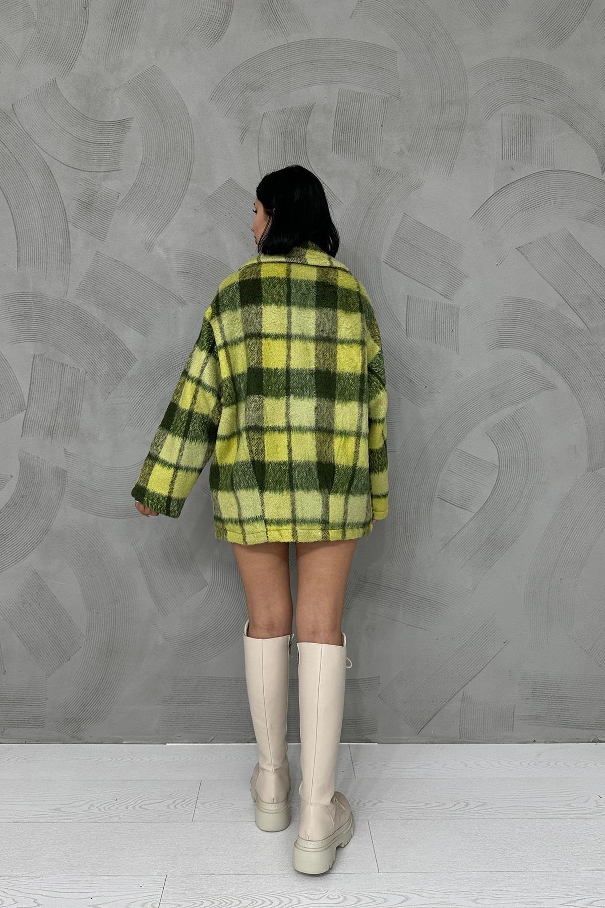 Toptan Yeşil Düğmeli Ekoseli Kadın Kaban