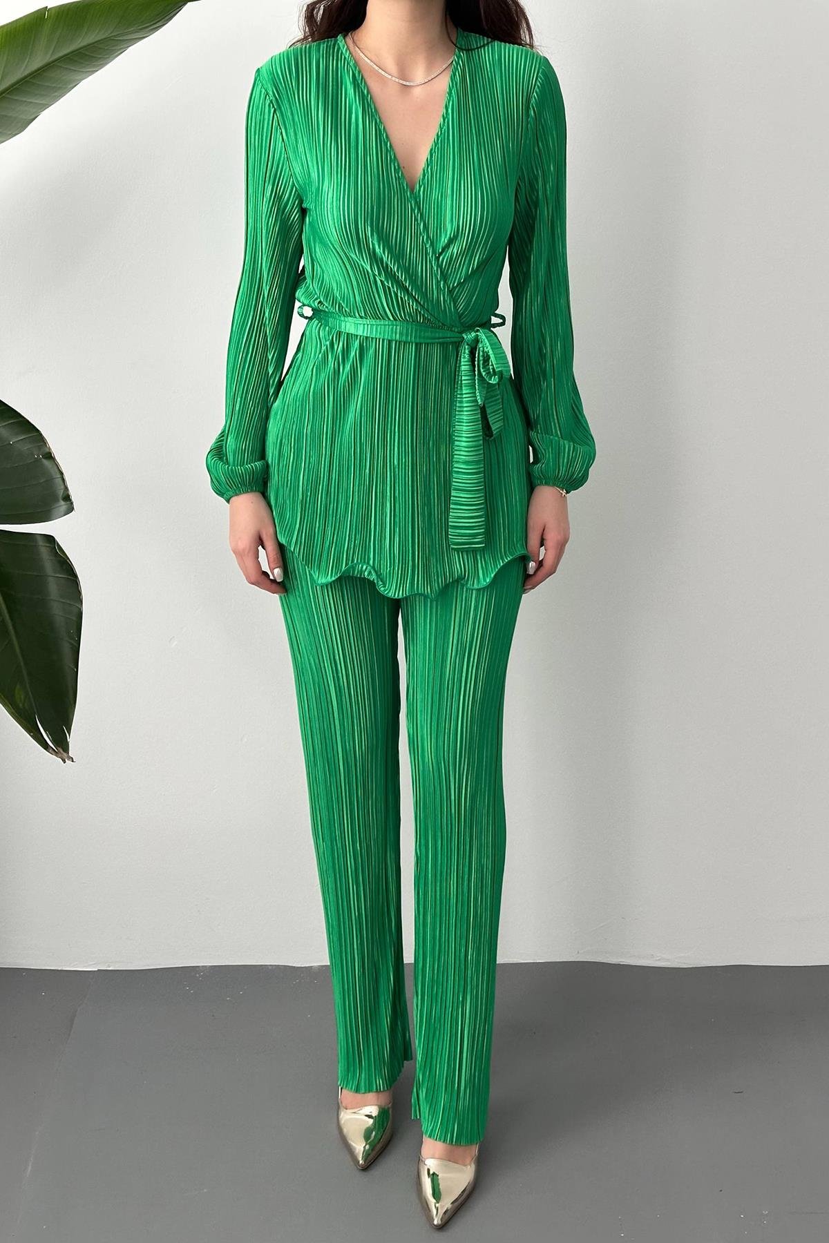 Toptan Yeşil Piliseli Kuşaklı Takım