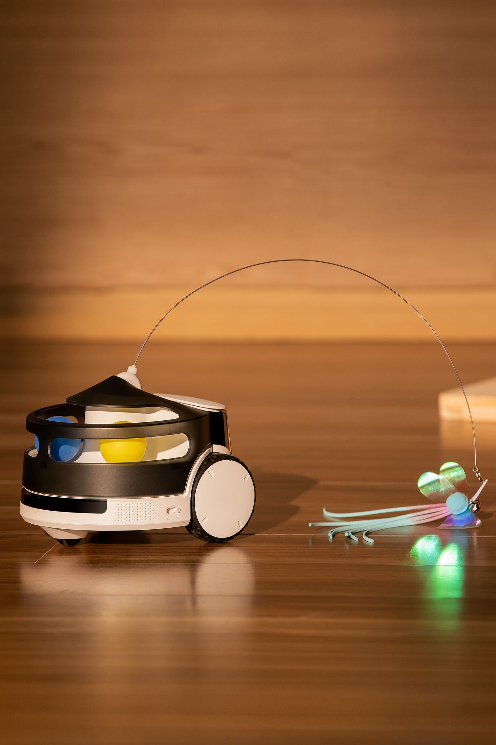 Enabot ROLA PetPal Evcil Hayvan Robotu Oyuncak Aparatı
