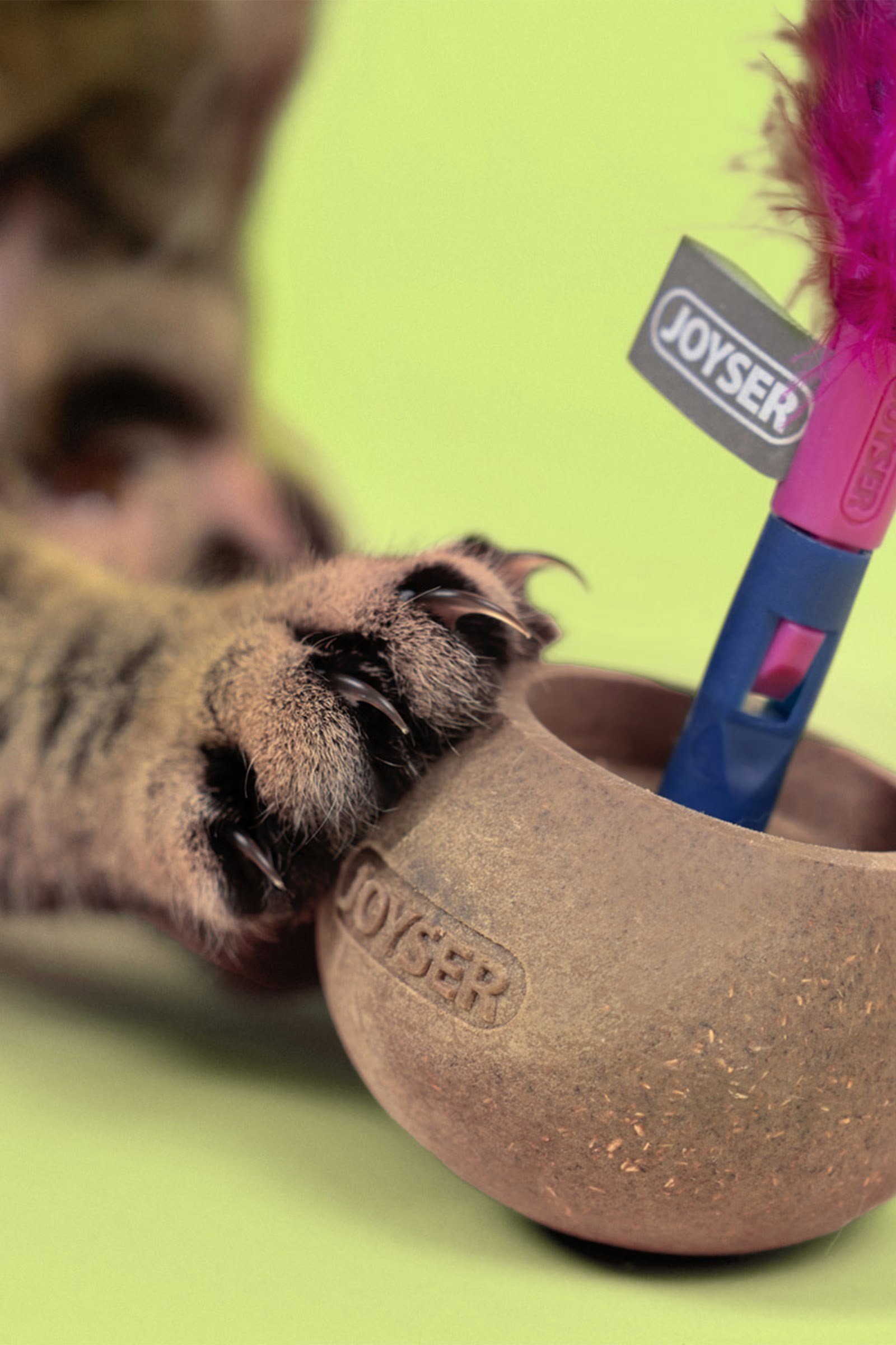 JOYSER Catnip Woball Gerçek Tüylü Kedi Otlu Sallanan Kedi Oyuncağı 14 cm