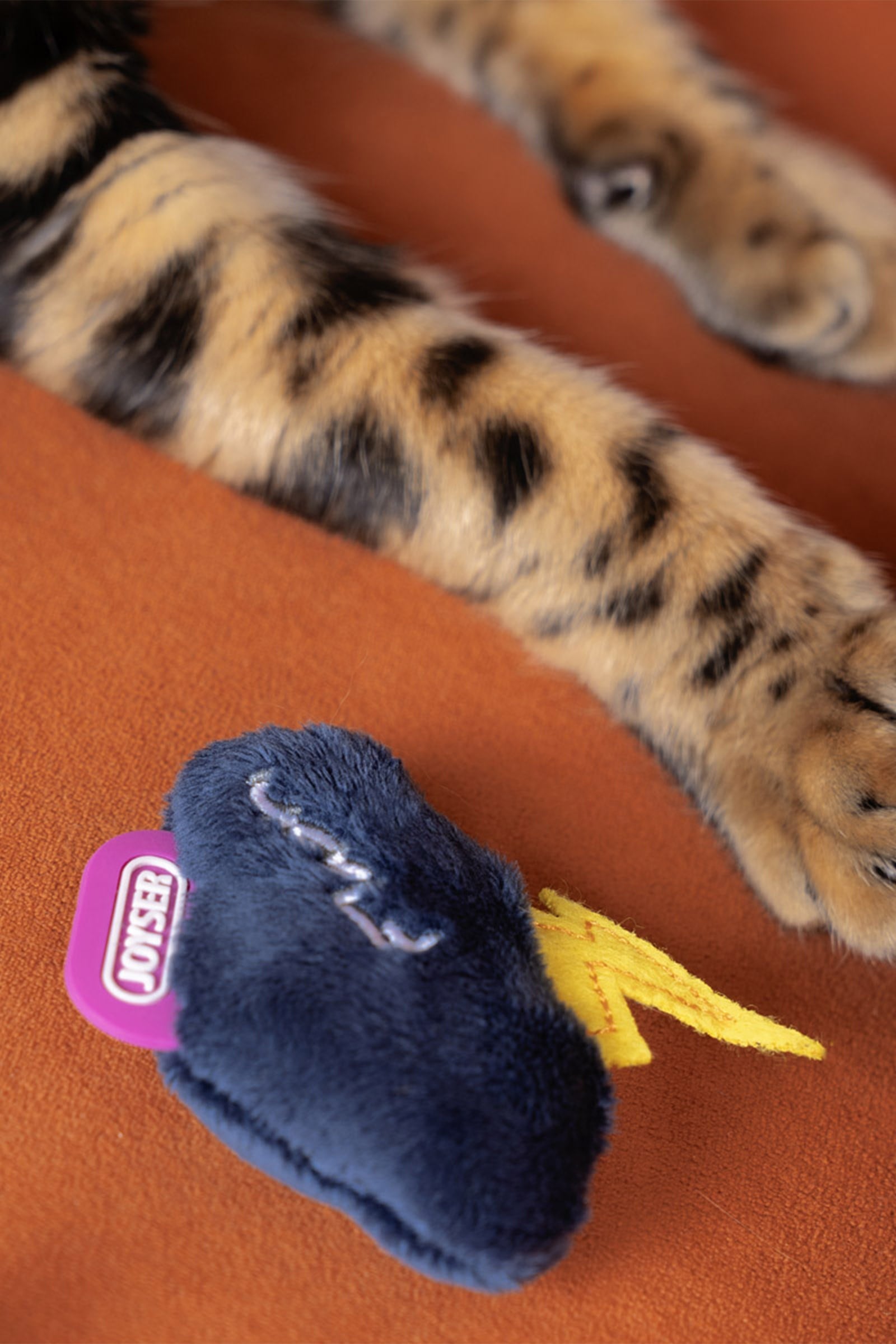 JOYSER Kedi Otlu Yıldırım Şeklinde Peluş Kedi Oyuncağı 7.6 cm