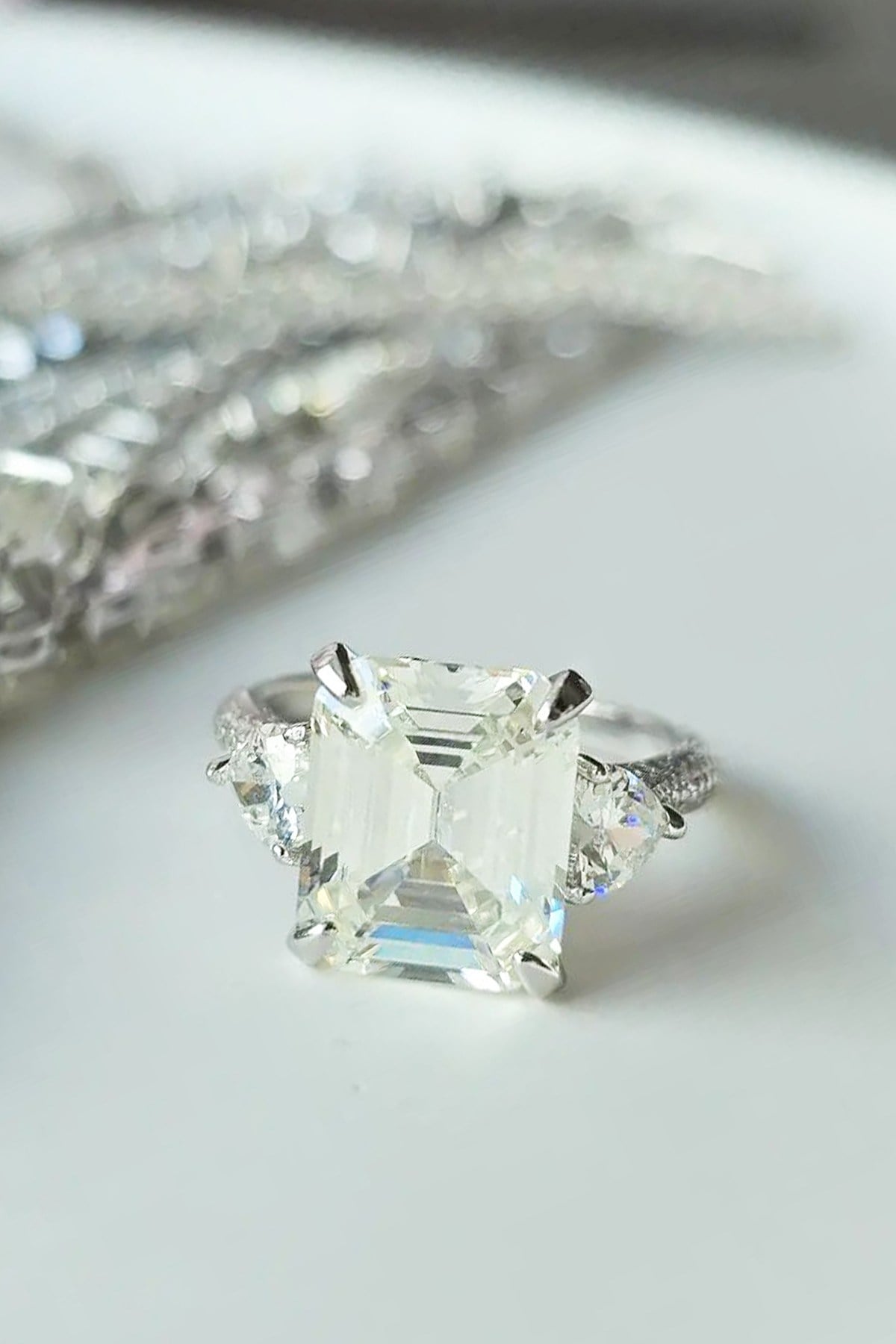 1.5 CM MEGA MOZANİT OVAL GÜMÜŞ YÜZÜK