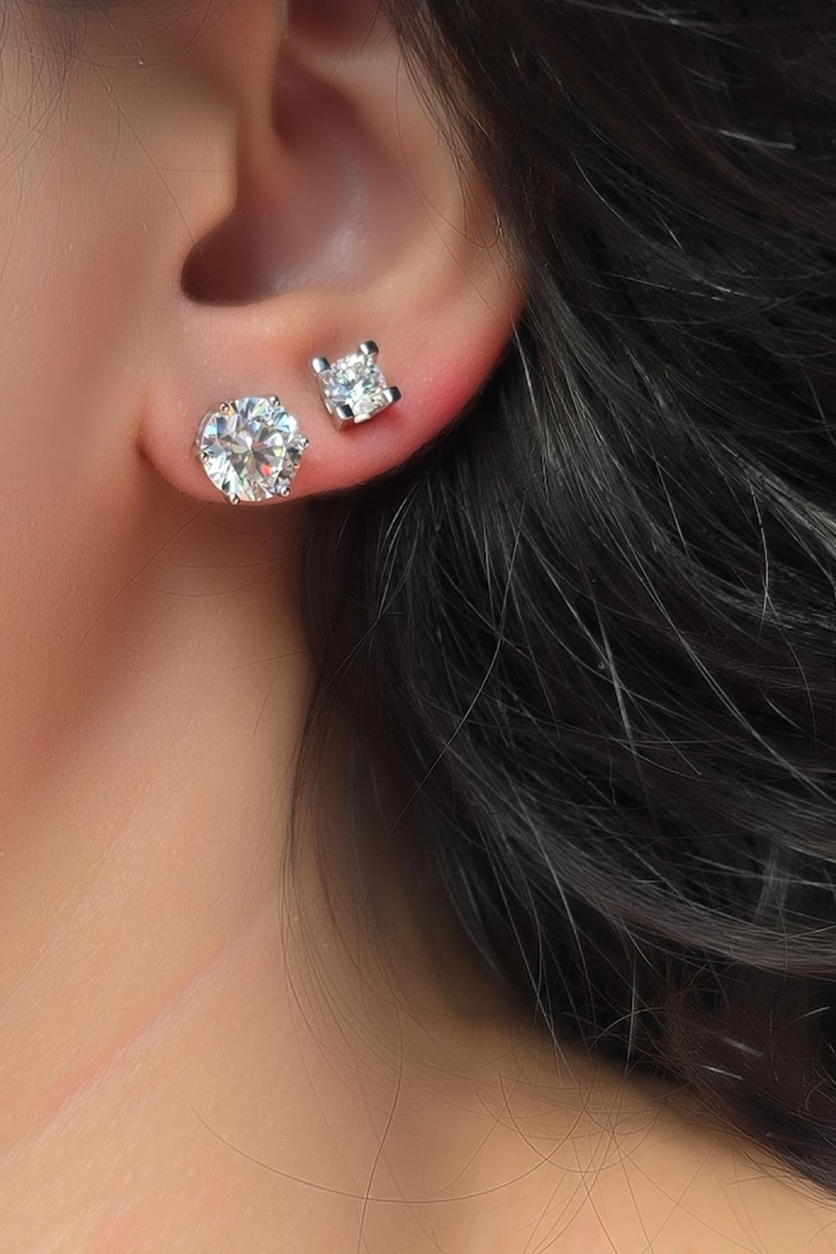 8MM MOZANİT SADE TAŞLI VİDALI GÜMÜŞ KÜPE
