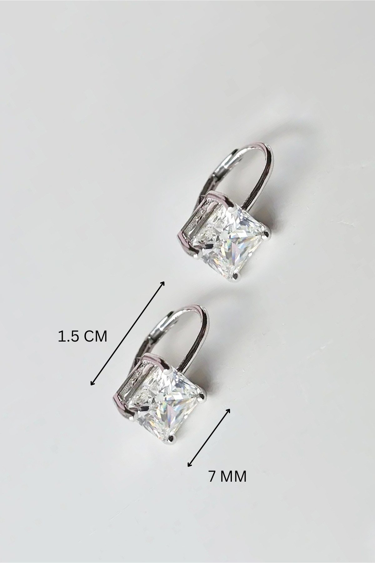 ÇİFT 1.5 CM MOZANİT KARE GÜMÜŞ KÜPE