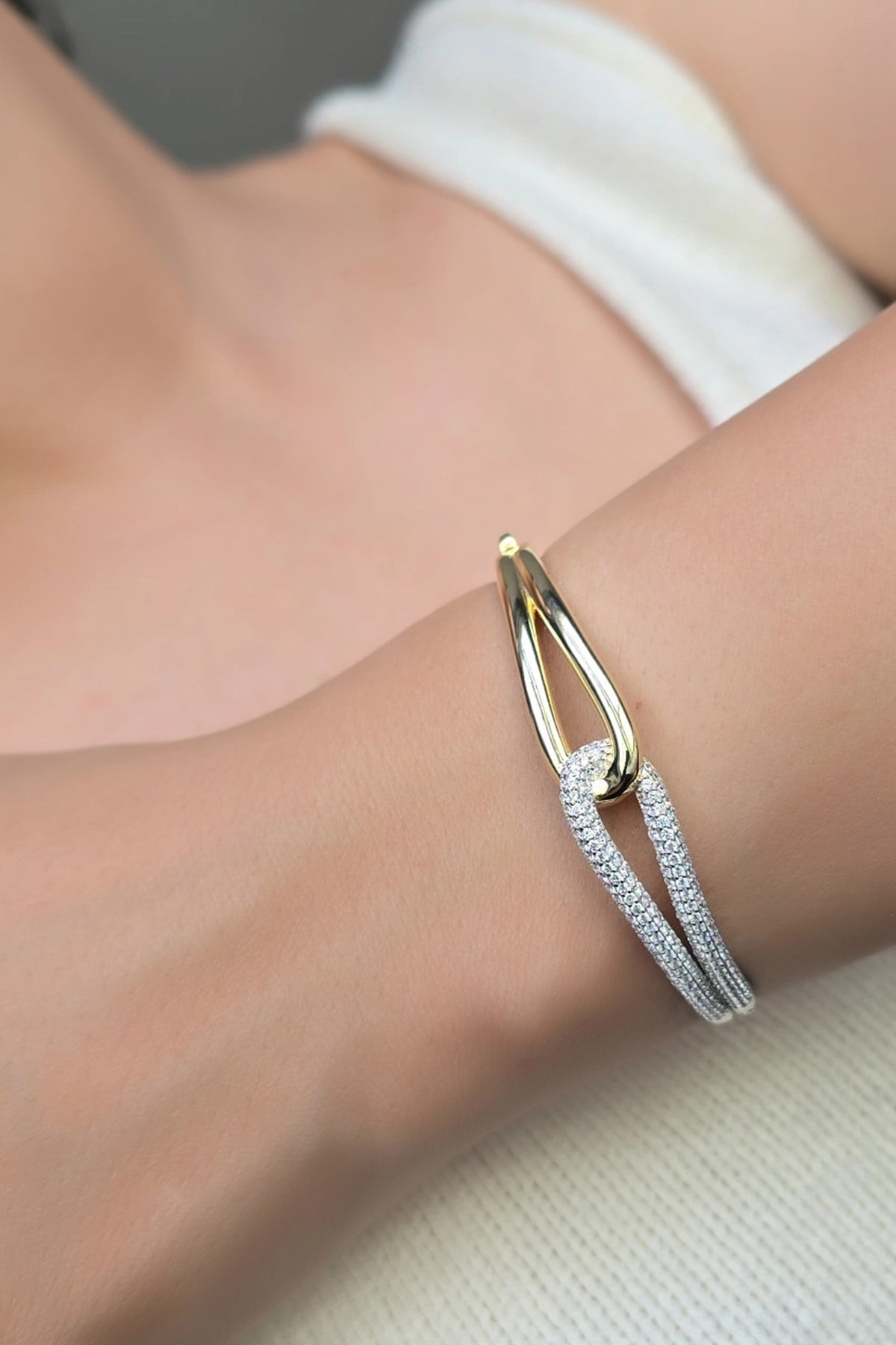 INTERLOCK BANGLE GÜMÜŞ BİLEKLİK