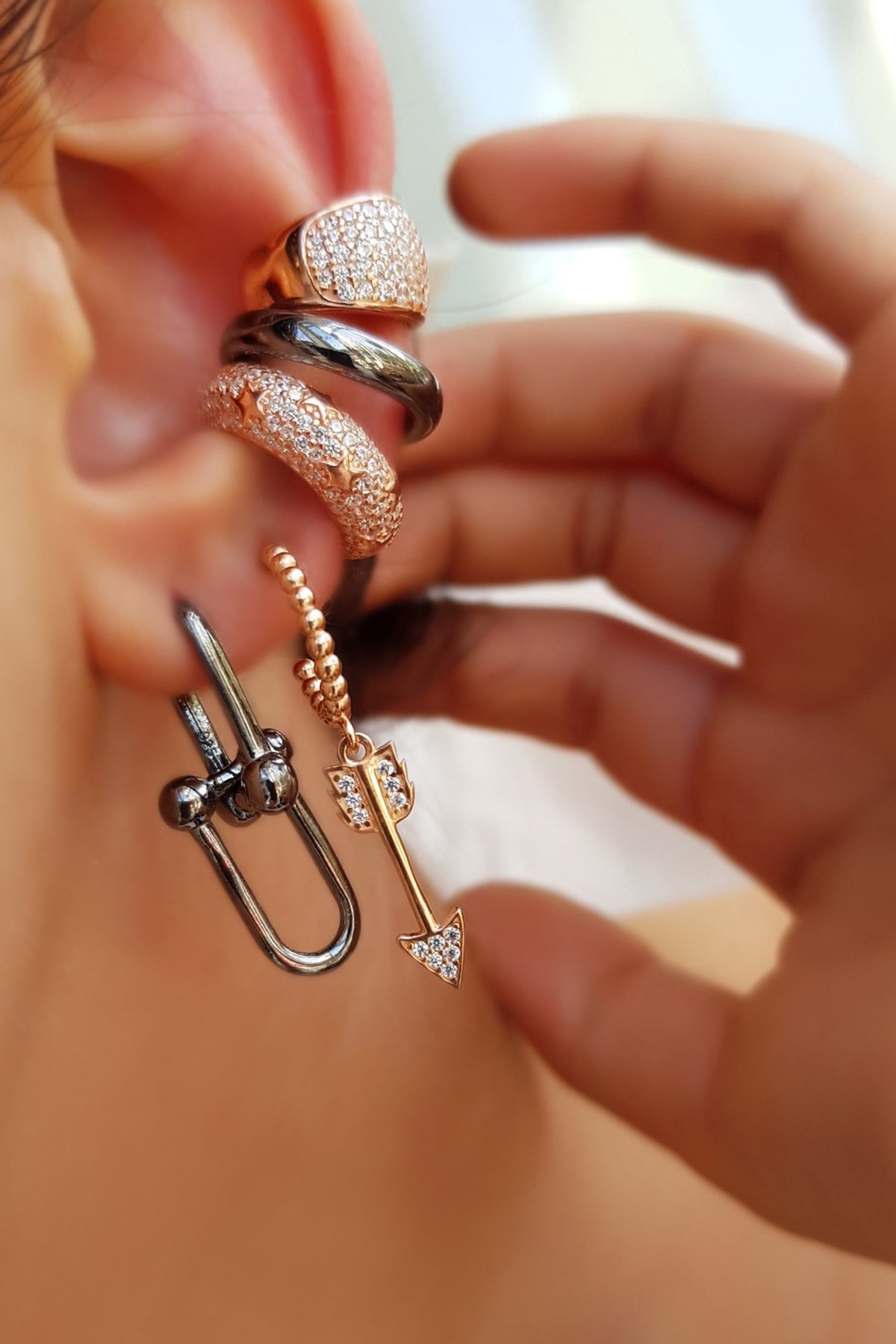 İTHAL U TAŞLI ROSE KAPLAMA GÜMÜŞ CUFF