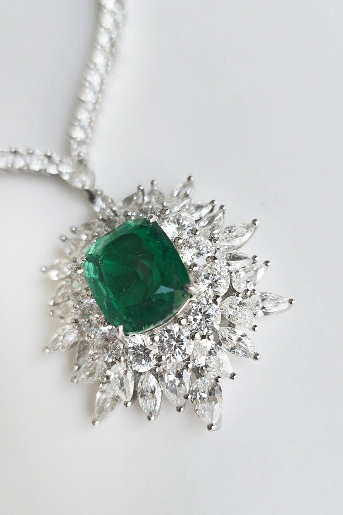 PREMİUM EMERALD TAŞLI GÜMÜŞ KOLYE