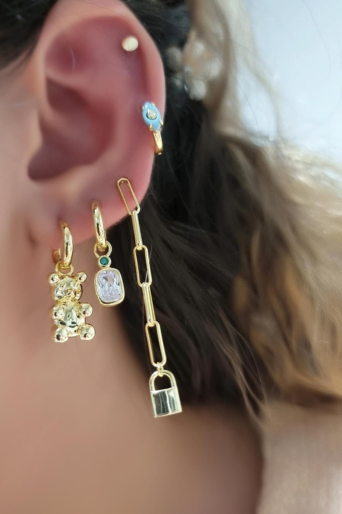 TEKLİ İTHAL MİNİ DİKDÖRTGEN TAŞLI GÜMÜŞ KÜPE