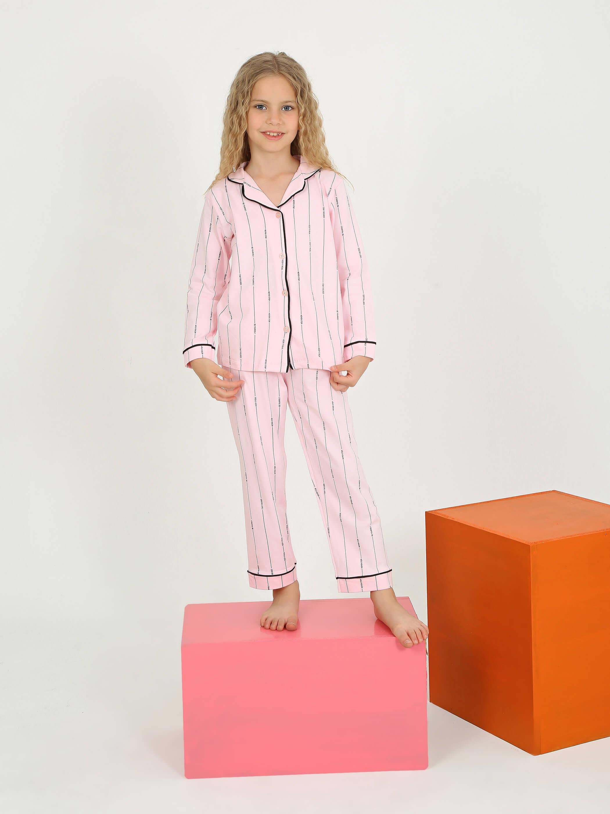 Kız Çocuk Uzun Kollu Düğmeli, Pijama Takımı Stay Focused Pembe