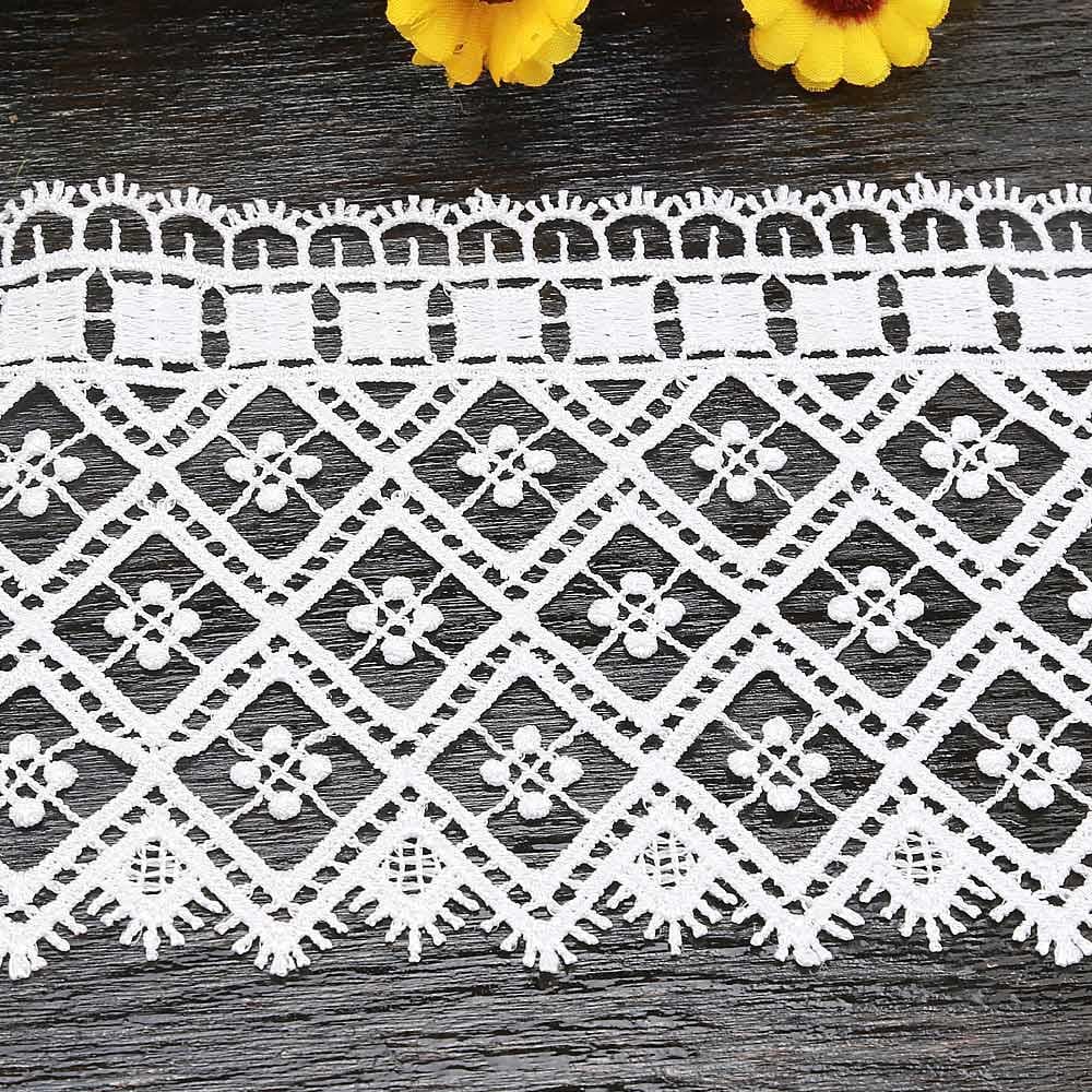 Çiçek Desenli & Geniş Güpür Dantel