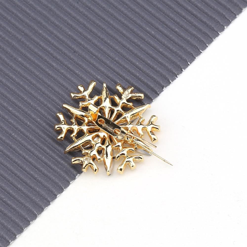 Kristal Taşlı Altın Kartanesi Broş