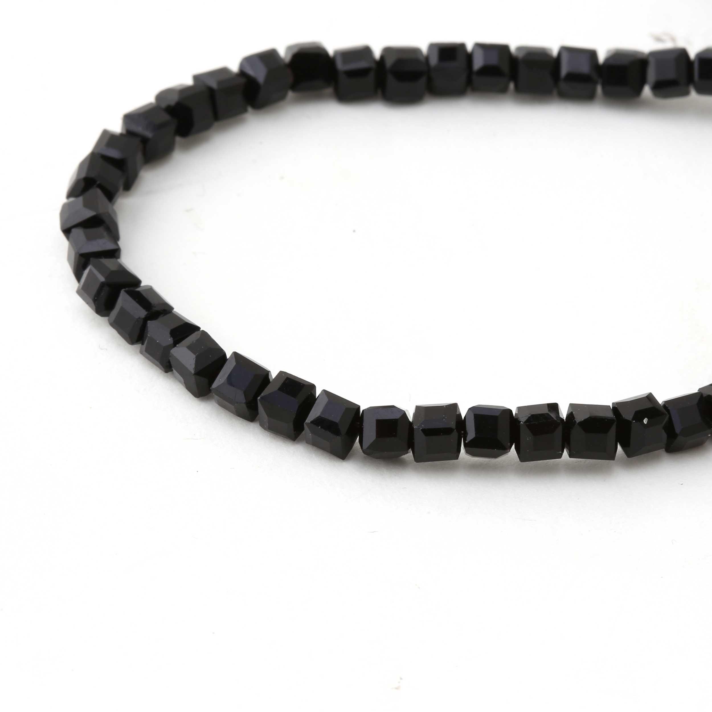 Küp Şeklinde Kristal Cam Boncuk Mat