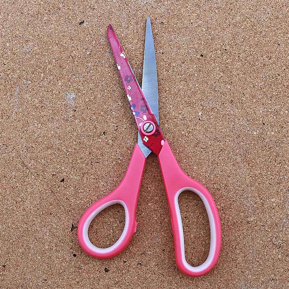 Pembe Renkli Çok Amaçlı Metal Makas