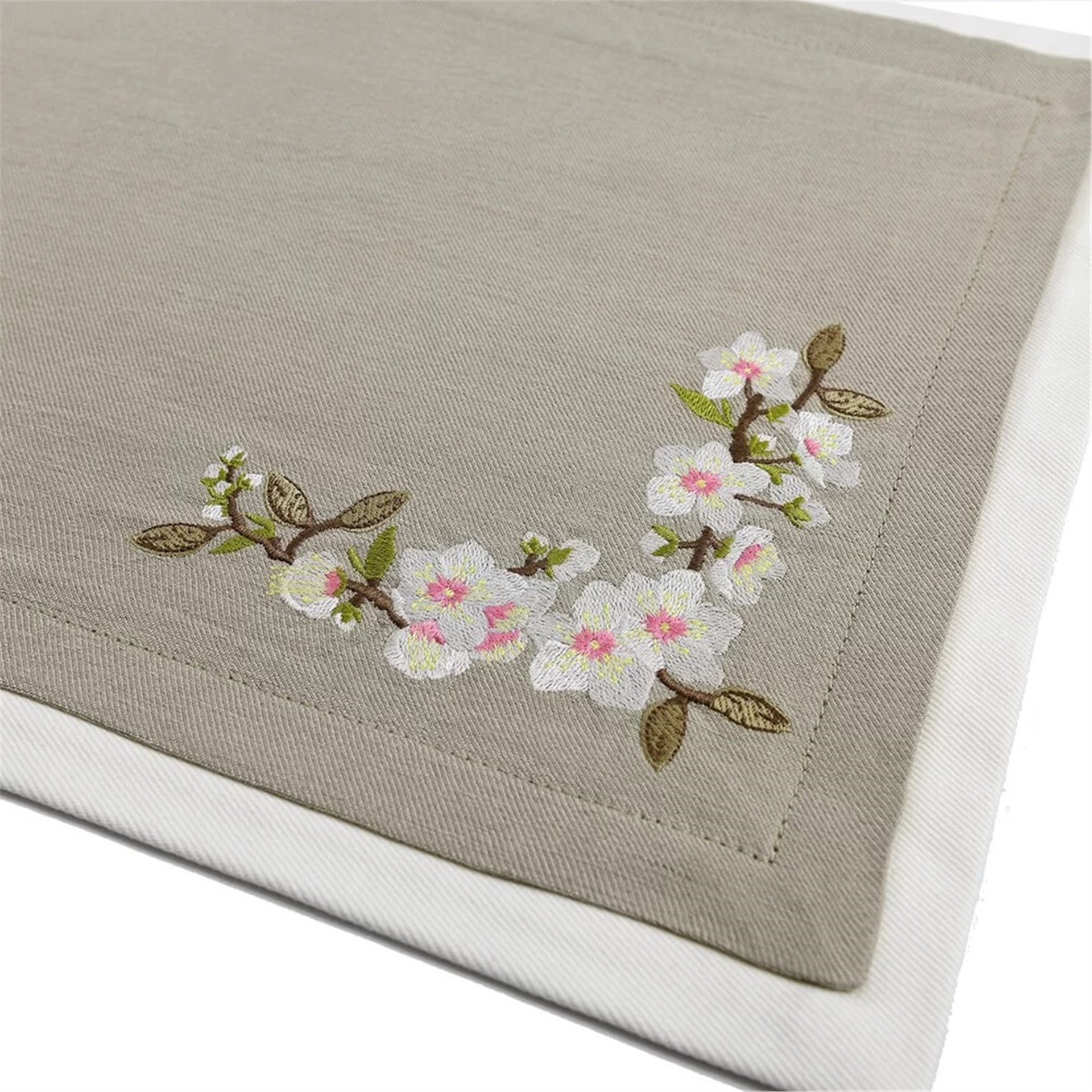 Badem Çiçeği Nakışlı Keten Amerikan Servis