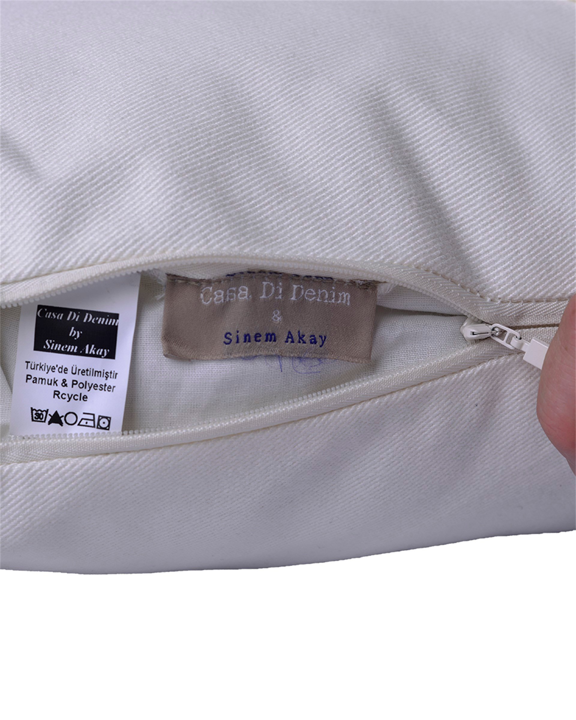 Cozzy Yanları Kürklü Beyaz Denim Yastık