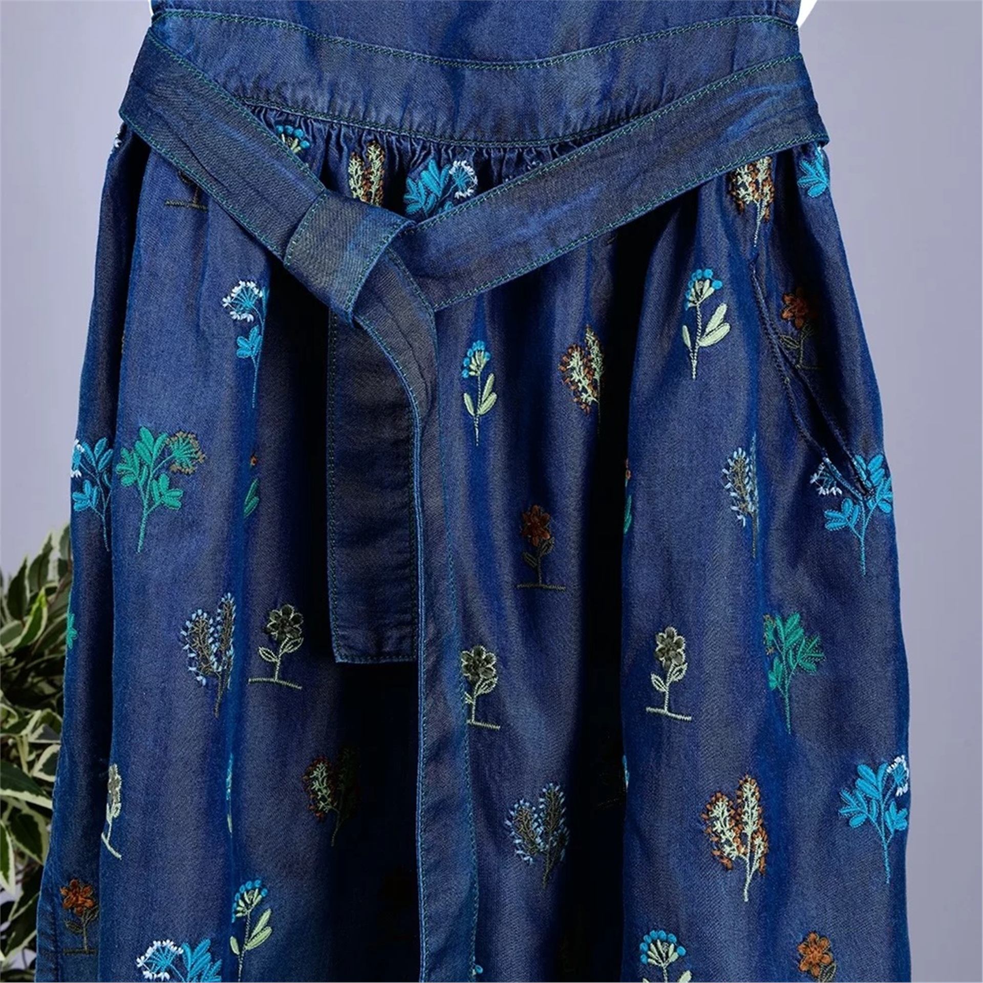 Tencel Nakış Detaylı Mutfak Önlüğü