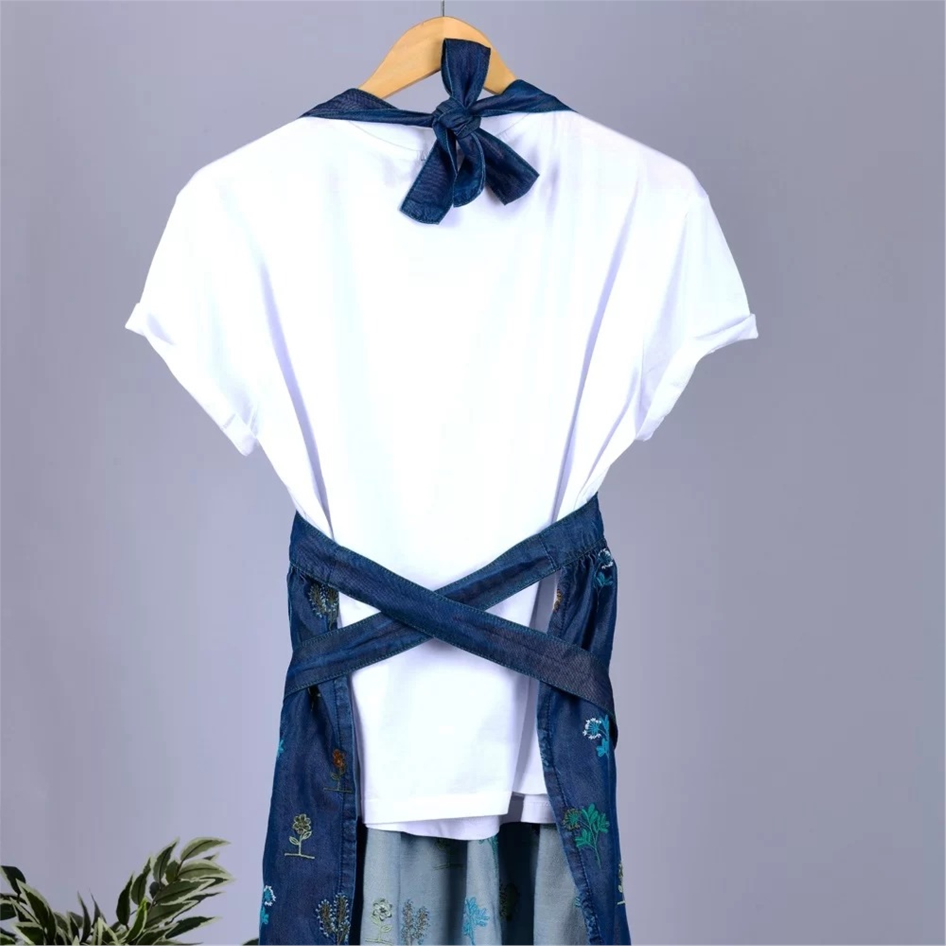 Tencel Nakış Detaylı Mutfak Önlüğü