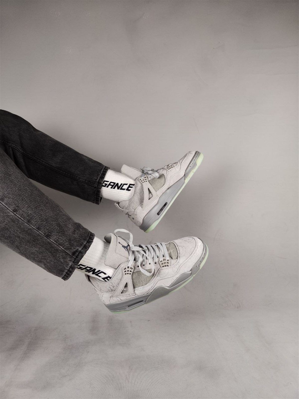 ela22Elagance R4 Kaws