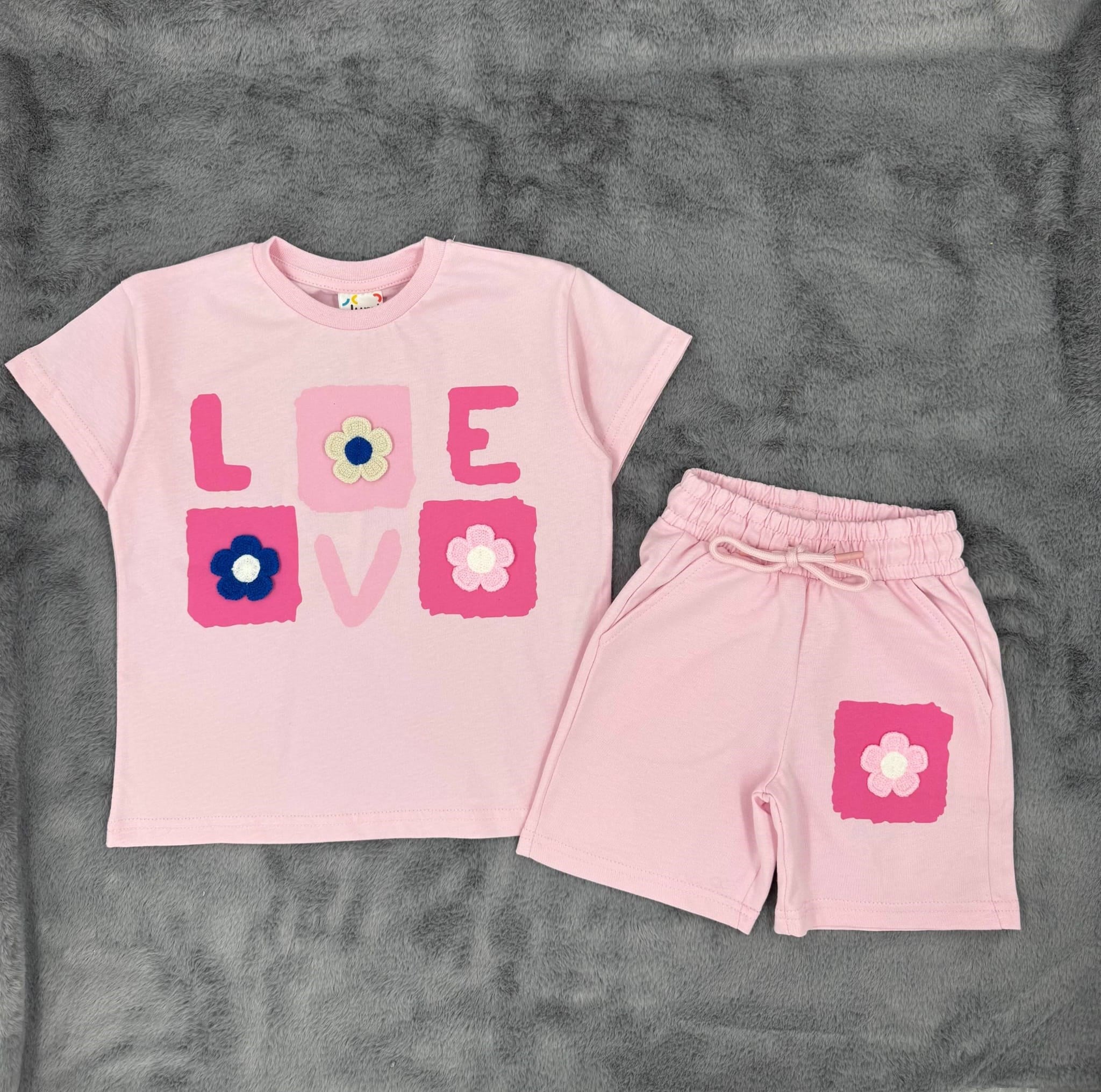 Kız Çocuk 2-8 Yaş arası Love pembe  Şortlu Yazlık Takım