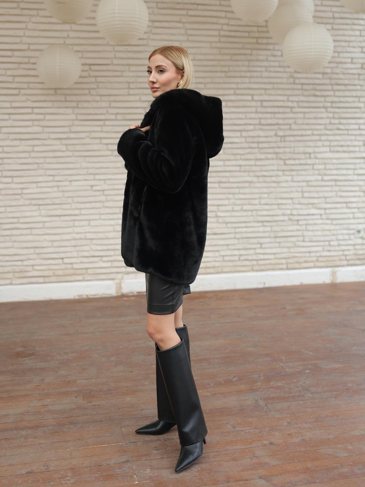 Z1572 Uzun Düğmeli Peluş Mont - Siyah