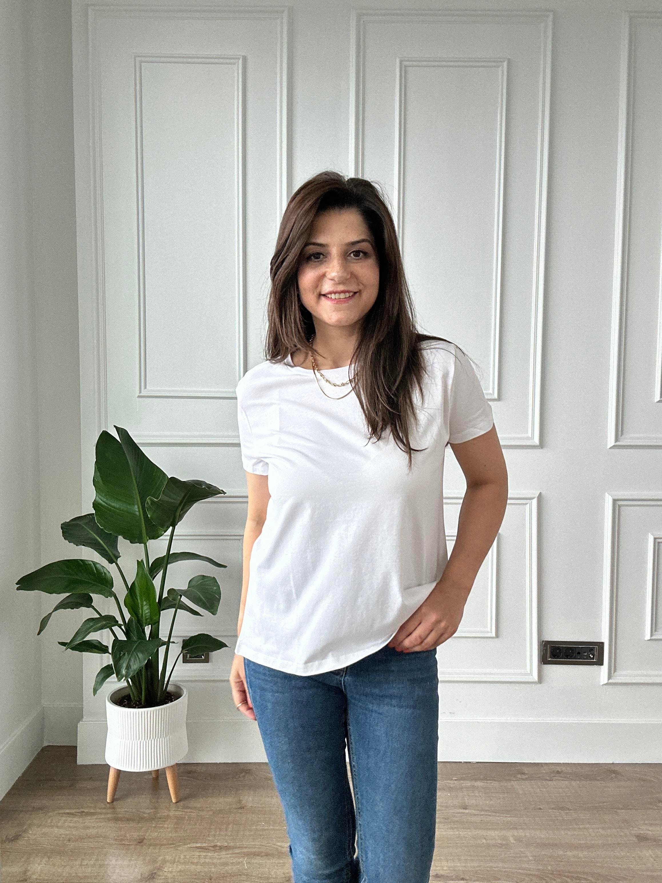 Beyaz Likralı Bisiklet Yaka Basic Örme Tişört