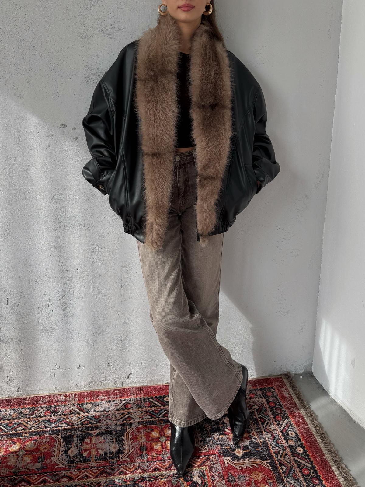 Belloro Siyah Yakası Kürk Detay Premium Deri Ceket