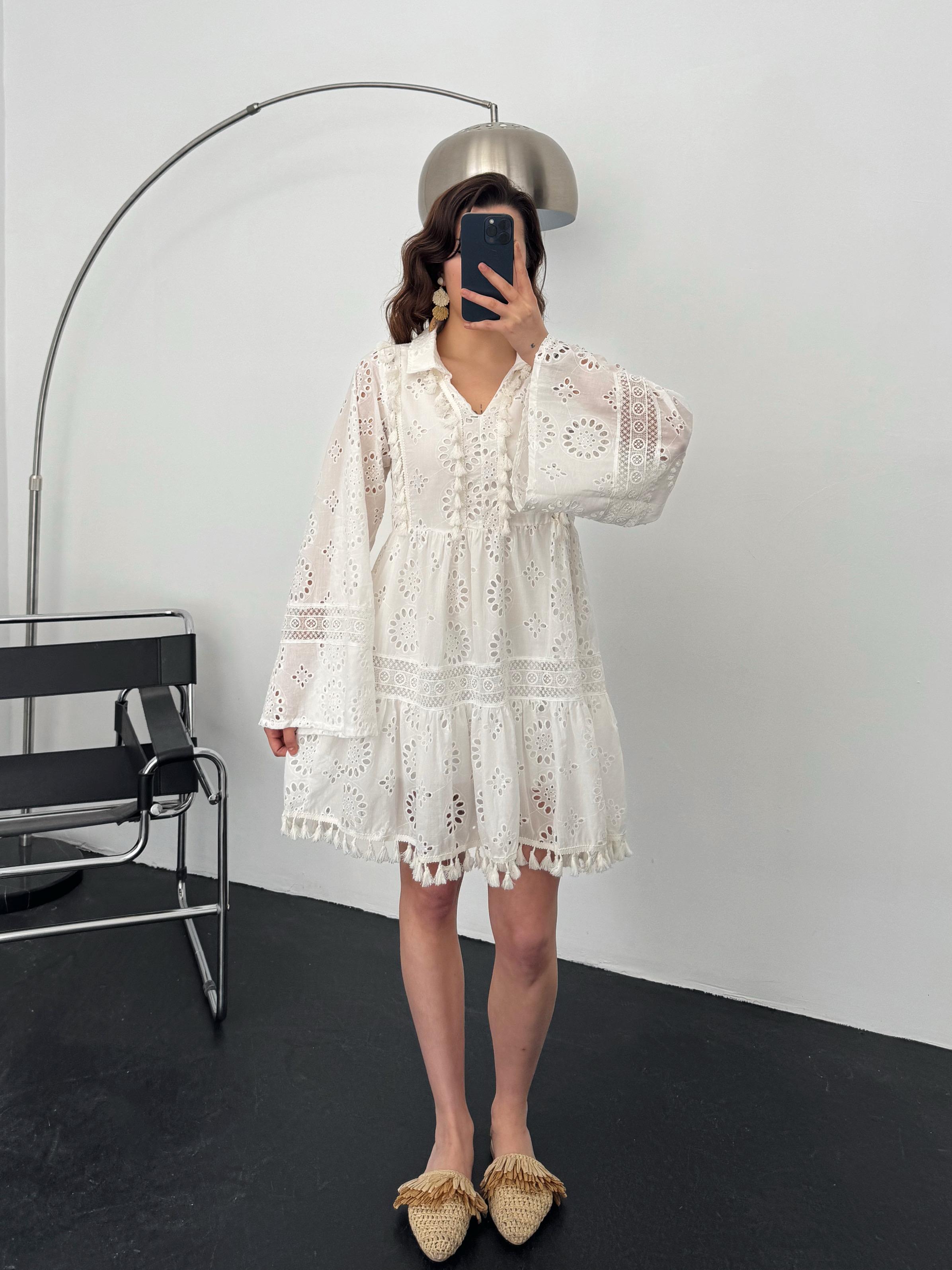 Celeste V Yaka  Beyaz Brode Kaplama Elbise