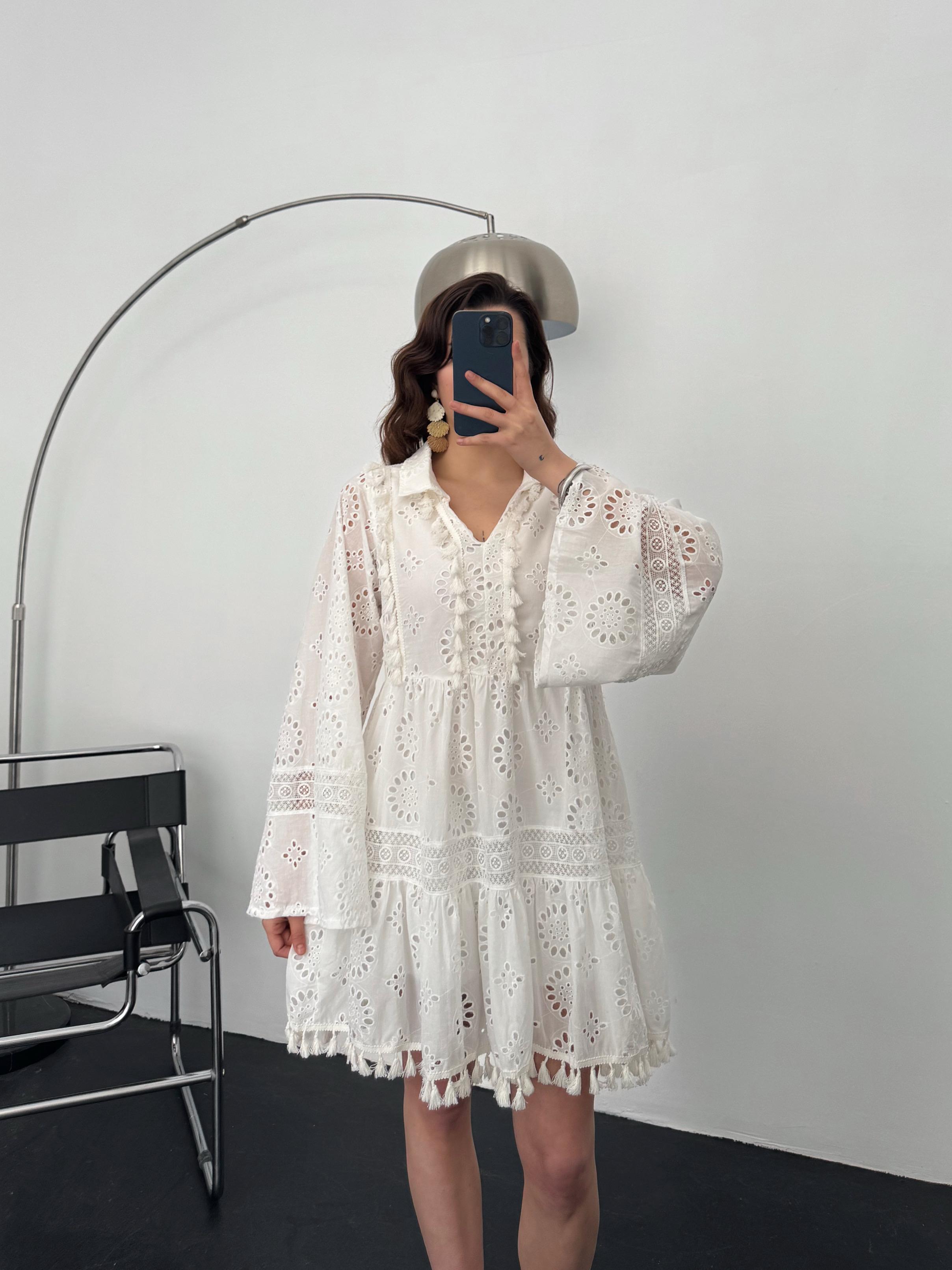 Celeste V Yaka  Beyaz Brode Kaplama Elbise