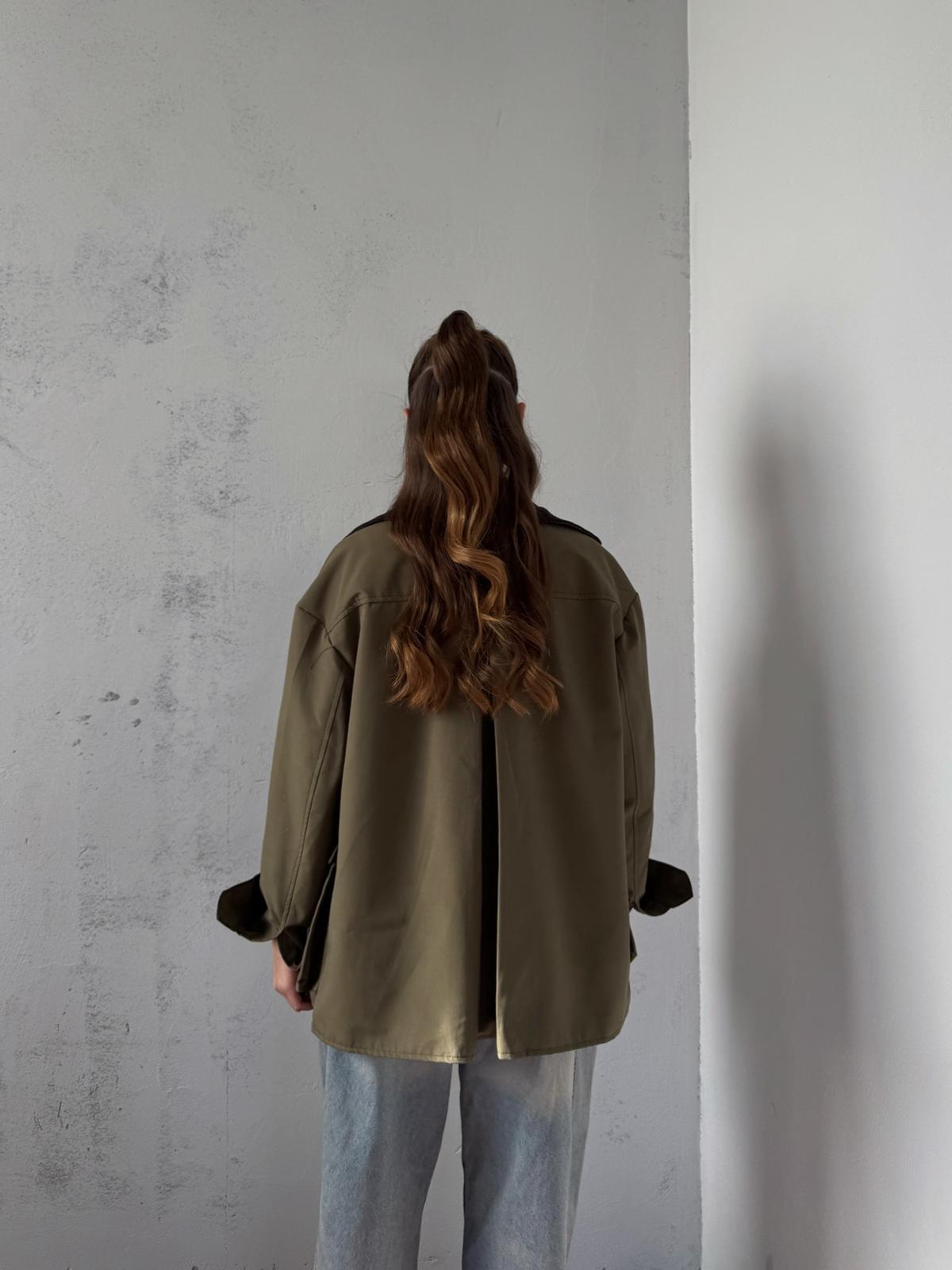 Elvar Yakası Kadife Detay Ekose Astarlı Haki Ceket