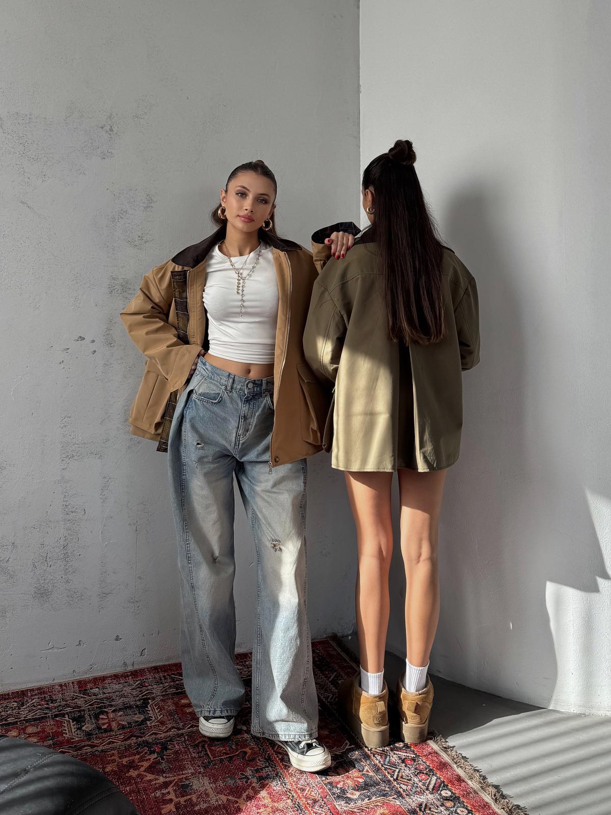 Elvar Yakası Kadife Detay Ekose Astarlı Camel Ceket