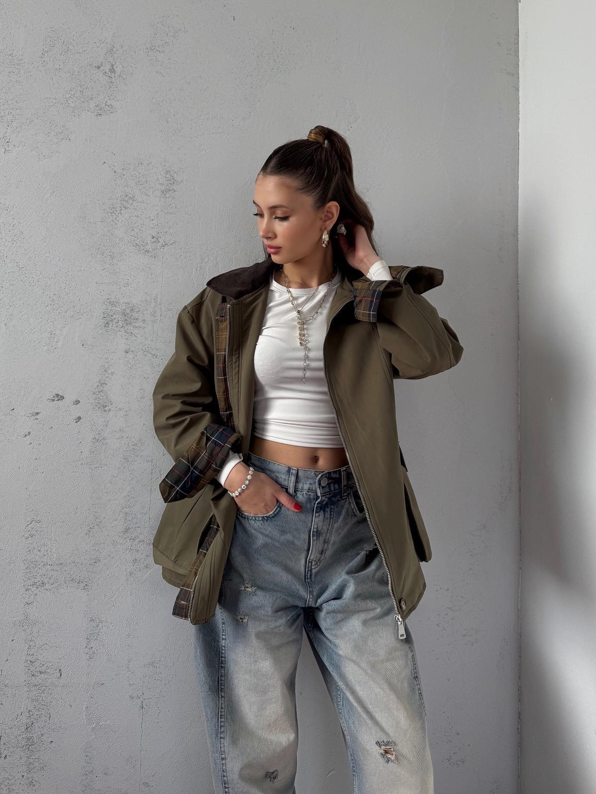 Elvar Yakası Kadife Detay Ekose Astarlı Haki Ceket