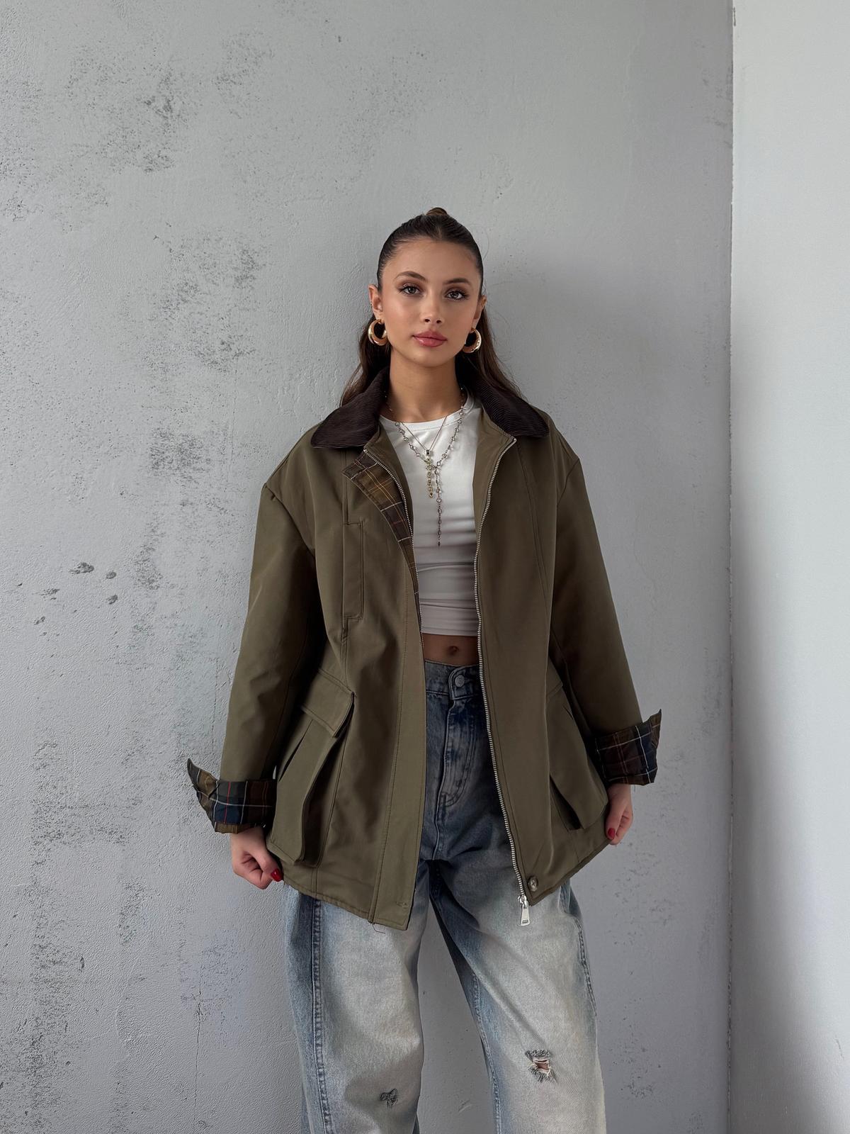 Elvar Yakası Kadife Detay Ekose Astarlı Haki Ceket