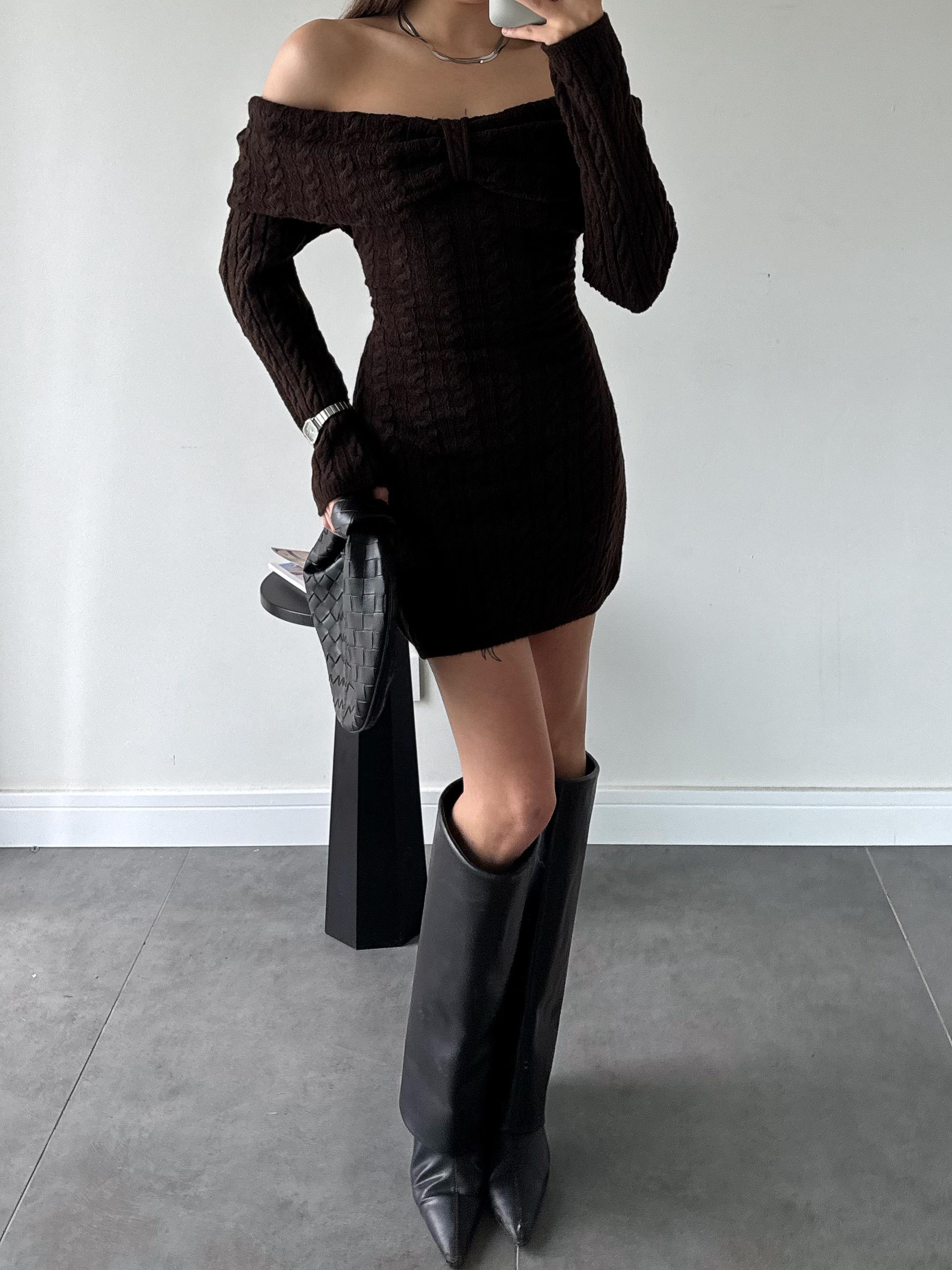 Grove Madonna Yaka Kahve Örgü Detay Elbise