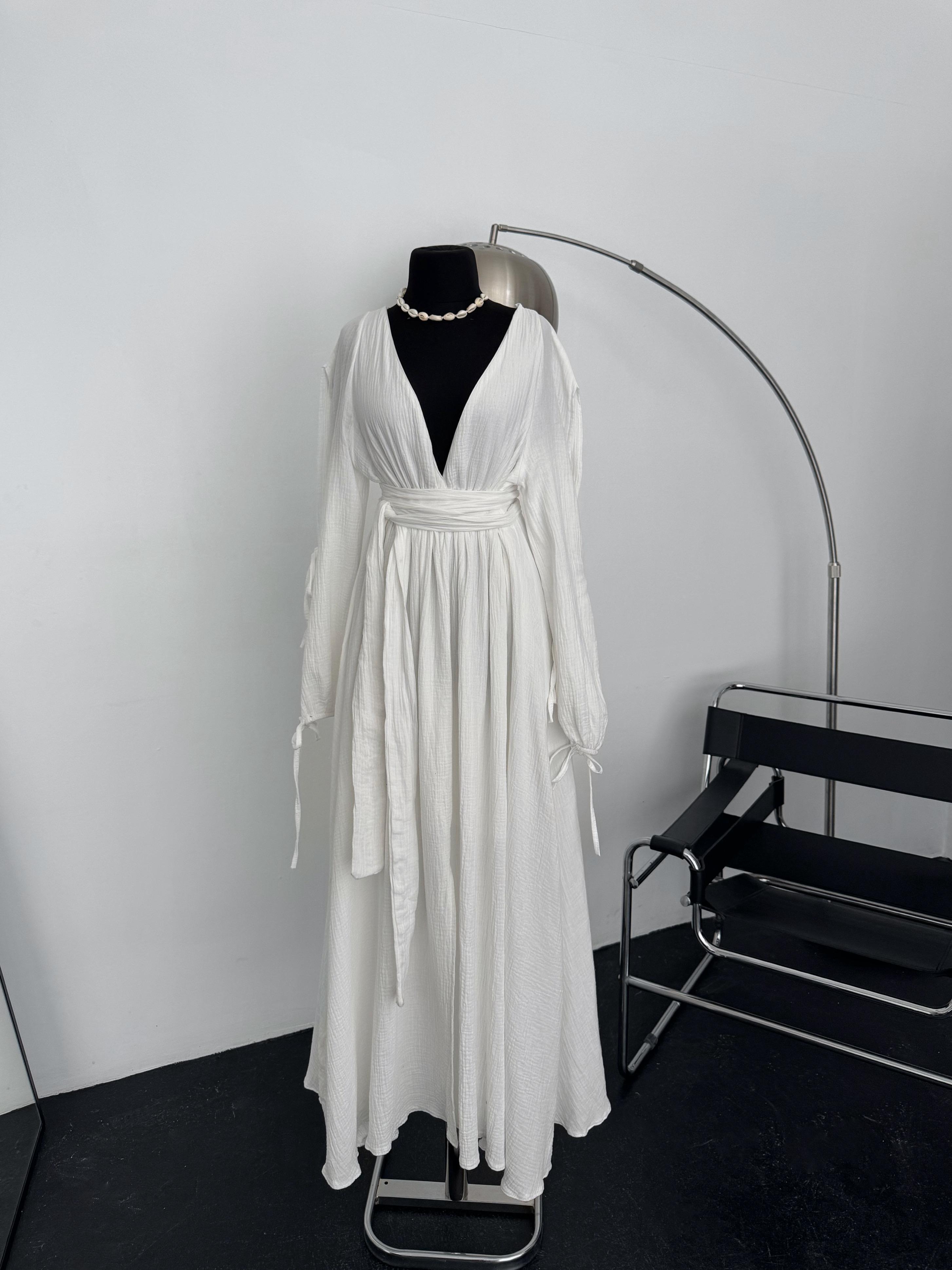 Hugo Kolları Bağlama Detay Beyaz Müslin Elbise