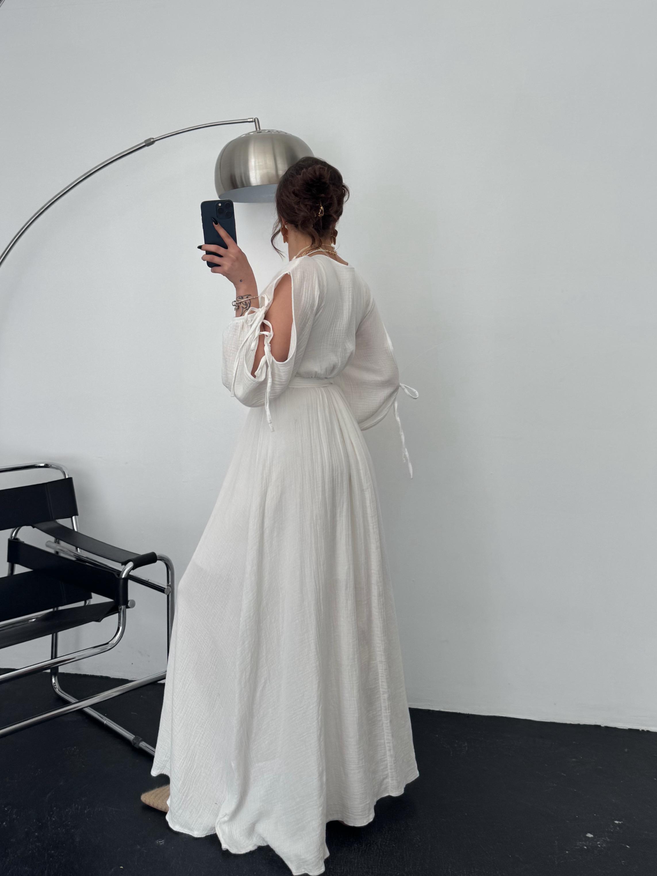 Hugo Kolları Bağlama Detay Beyaz Müslin Elbise