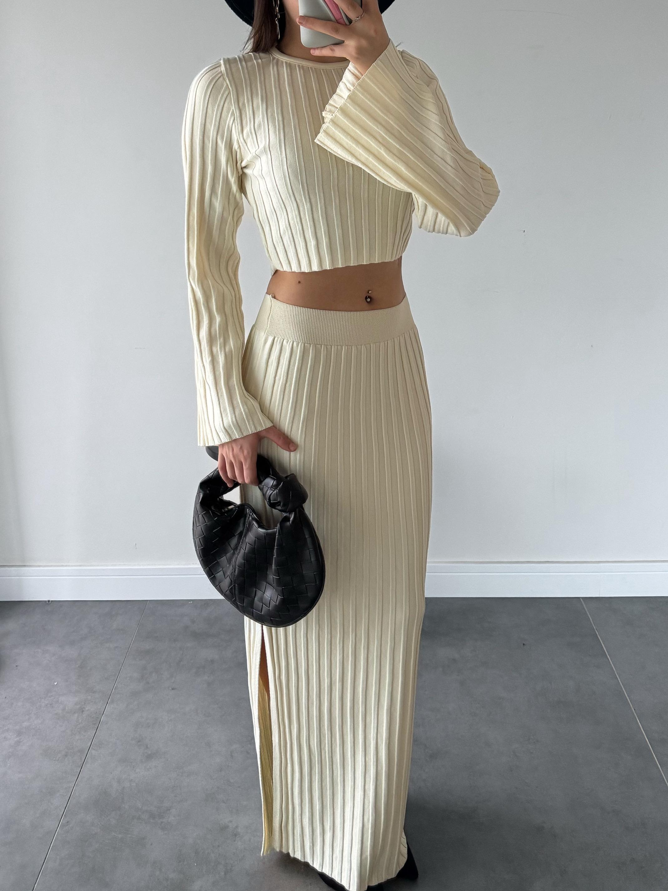 Oswell Ekru Yırtmaç Detay Crop Etek Takım