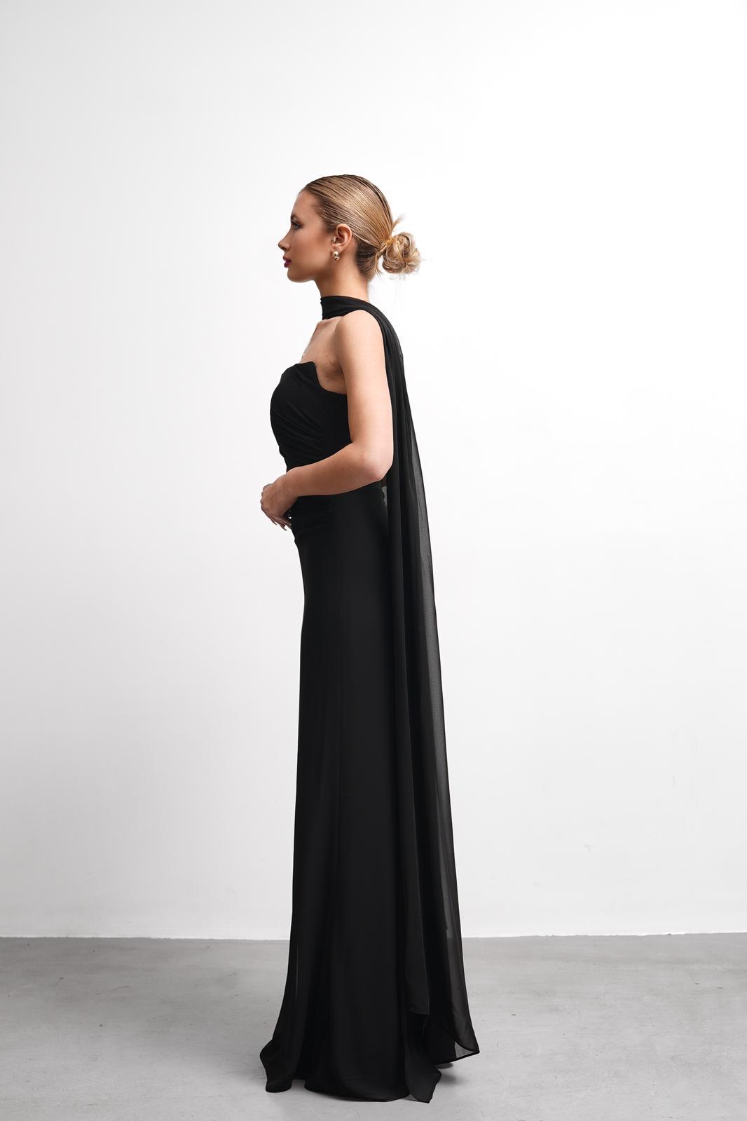 OWNIGHT FinesS Straplez Drape Detay Fularlı Siyah Uzun Abiye 