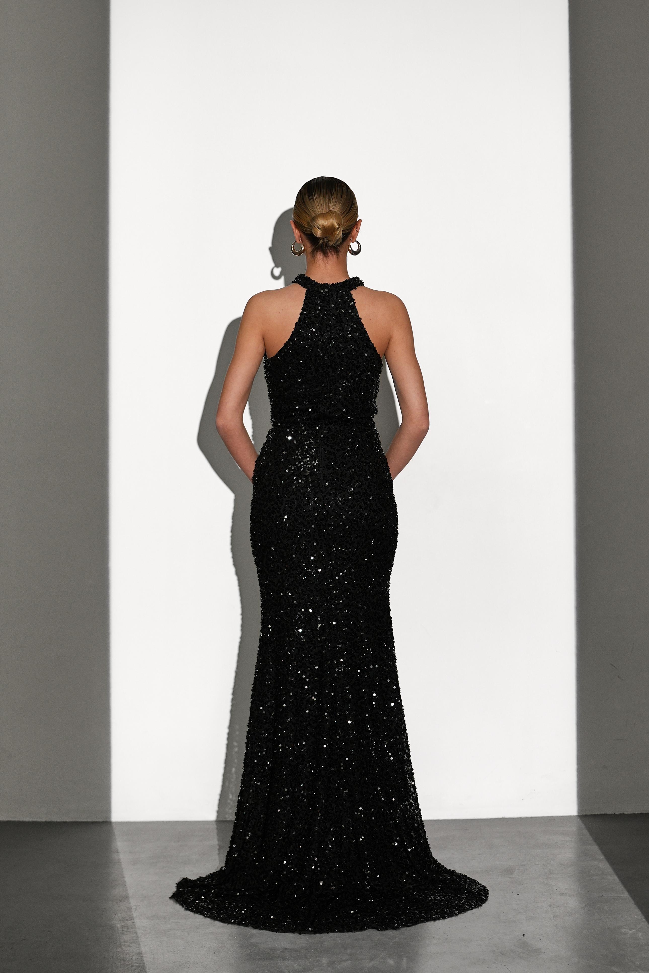 OWNIGHT Giselle Halter Yaka Pul Payet İşlemeli  Siyah Uzun Abiye