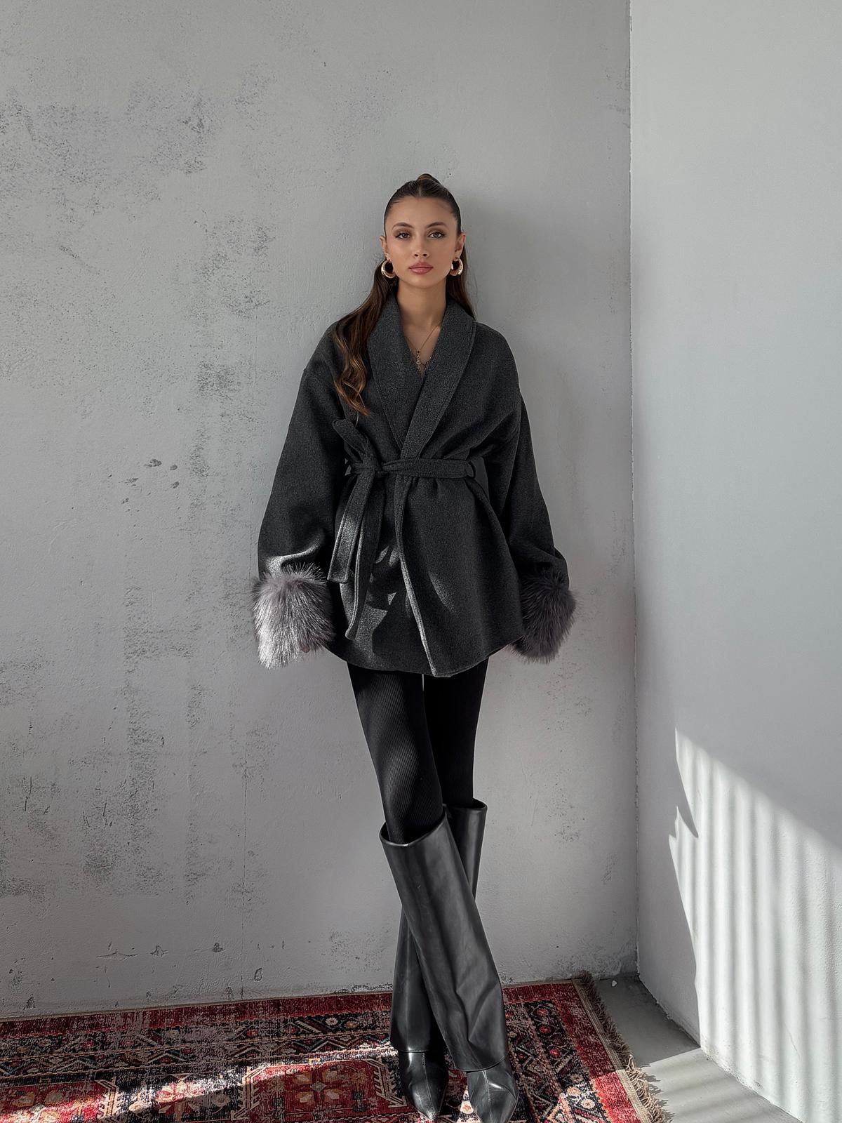 Tarenne Kolları Kürk Detay Bağlamalı Antrasit Kaşe Kimono