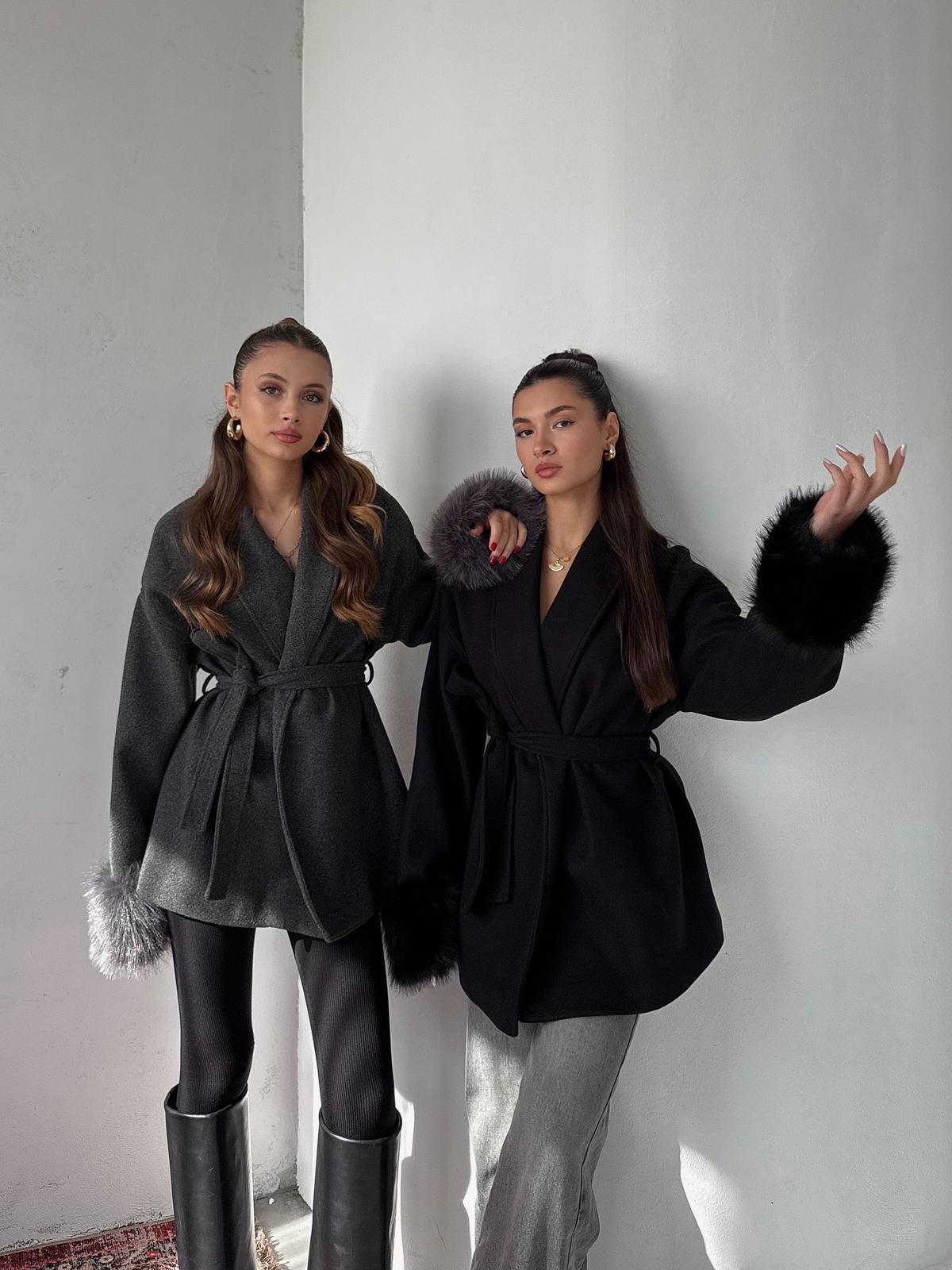 Tarenne Kolları Kürk Detay Bağlamalı Antrasit Kaşe Kimono