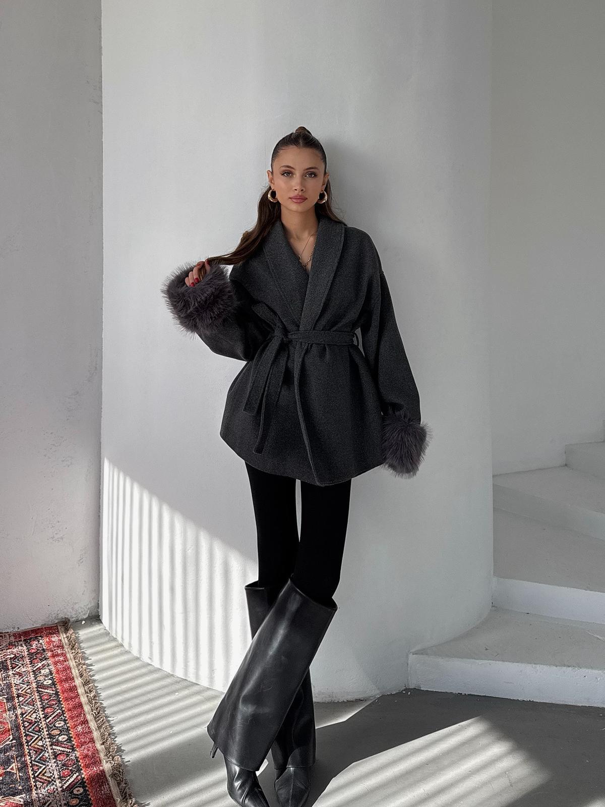 Tarenne Kolları Kürk Detay Bağlamalı Antrasit Kaşe Kimono