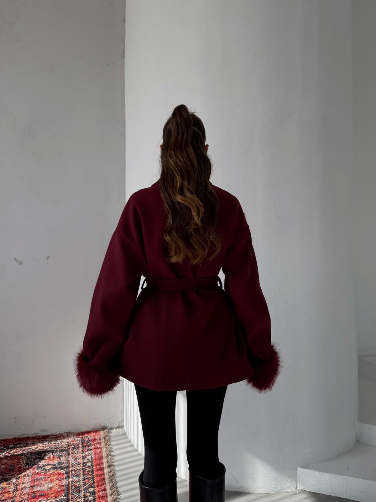 Tarenne Kolları Kürk Detay Bağlamalı Bordo Kaşe Kimono