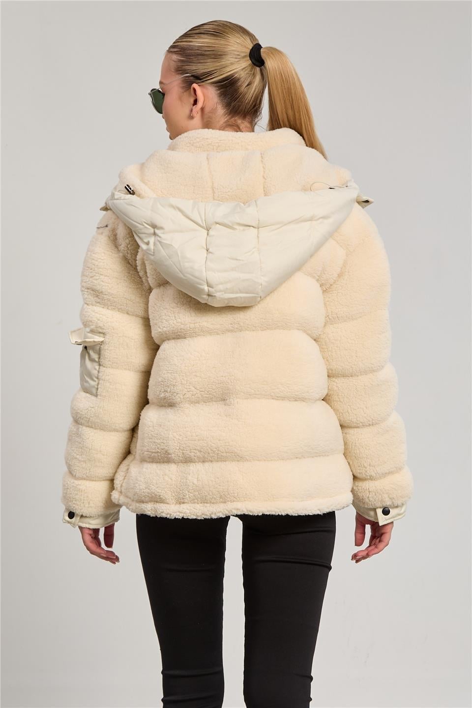 Kapüşonlu peluş kabartma şişme mont-2639 - Taş