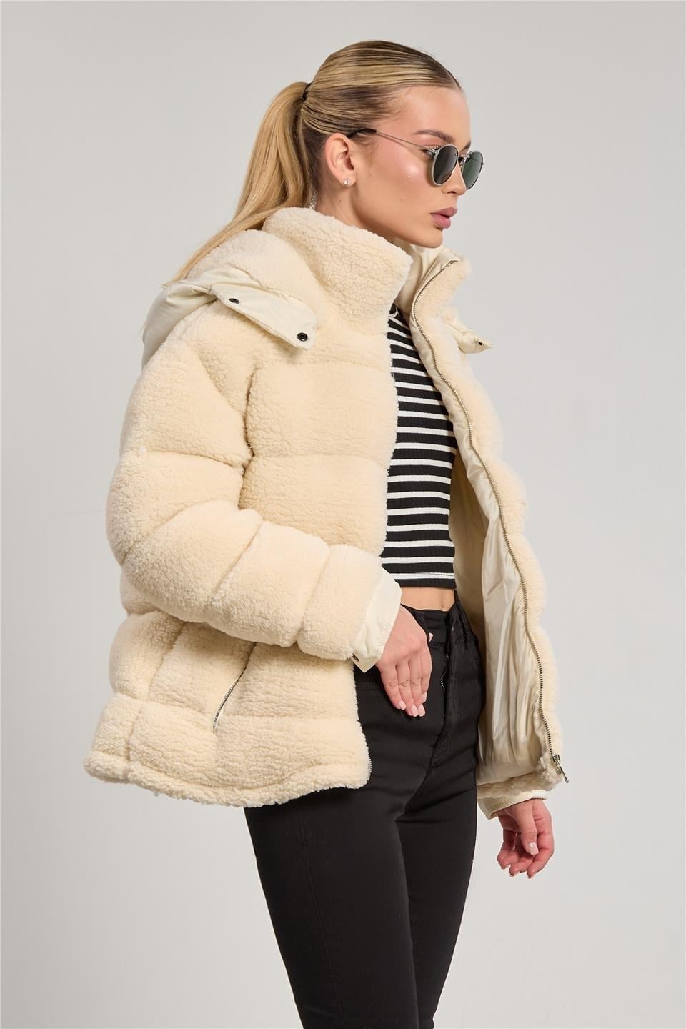 Kapüşonlu peluş kabartma şişme mont-2639 - Taş