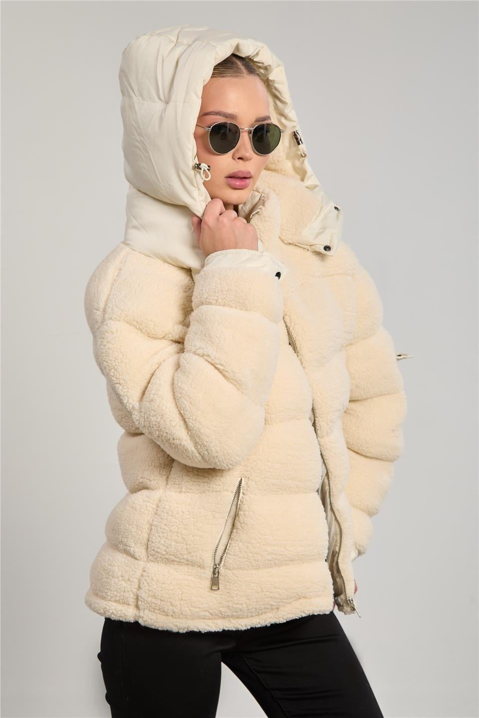 Kapüşonlu peluş kabartma şişme mont-2639 - Taş