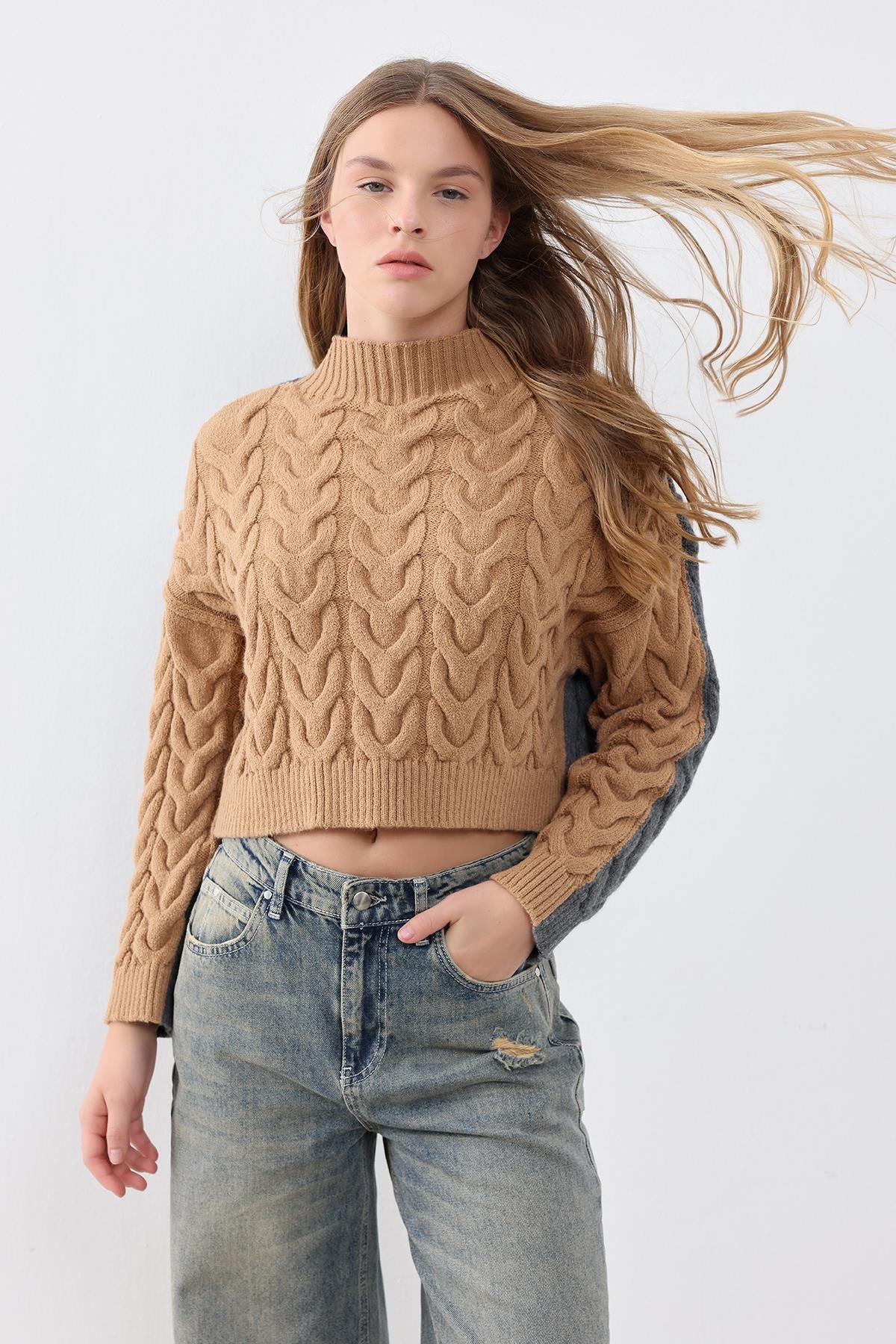 Antrasit-Camel Saç Örgülü Dik Yakalı Çift Taraflı Giyilebilir Kazak