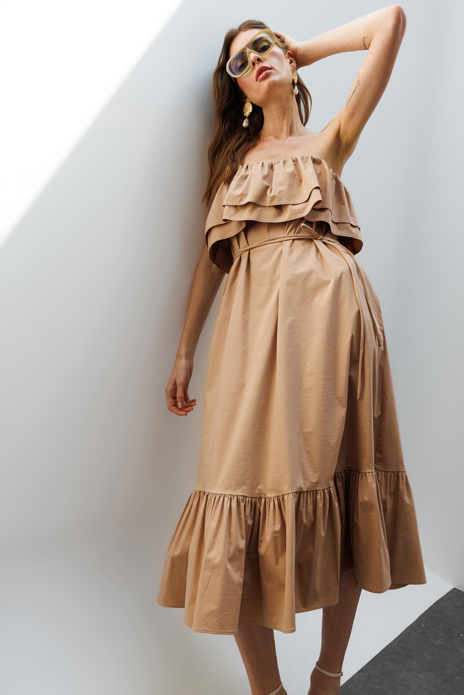 Bej Straplez Volanlı, Yan Cep Detaylı Midi Boy Elbise