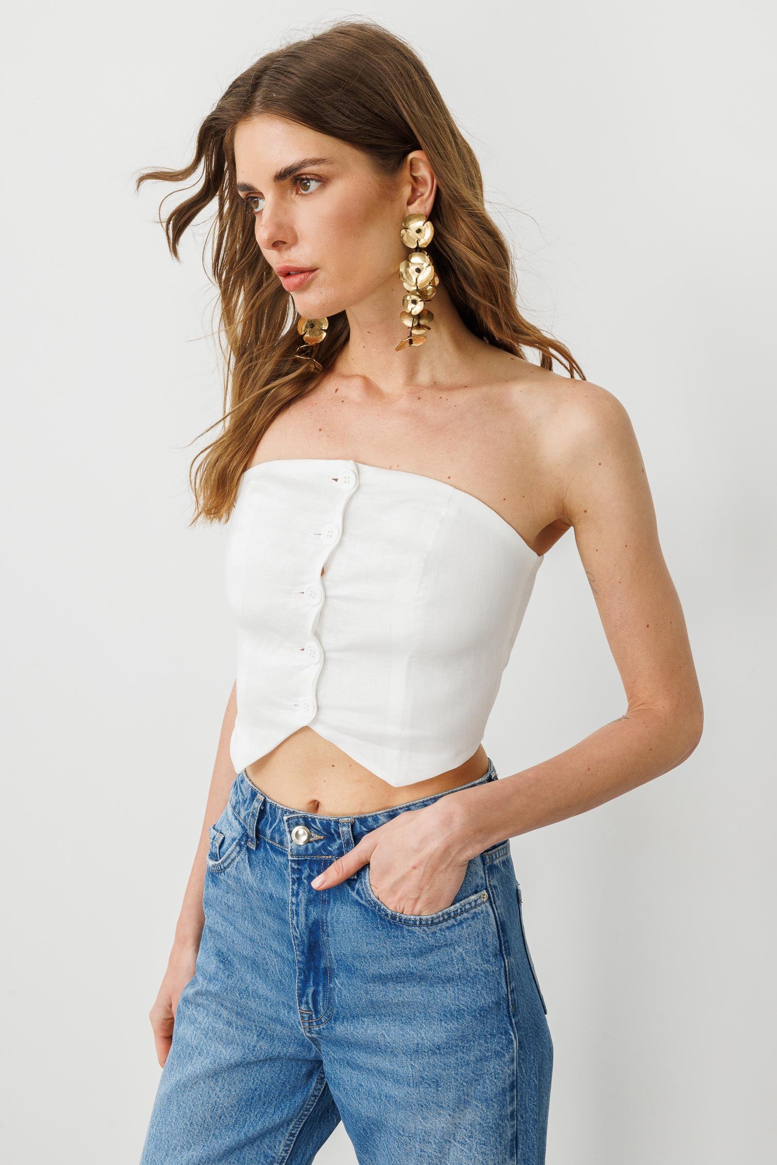 Beyaz Asimetrik Düğmeli Keten Bluz