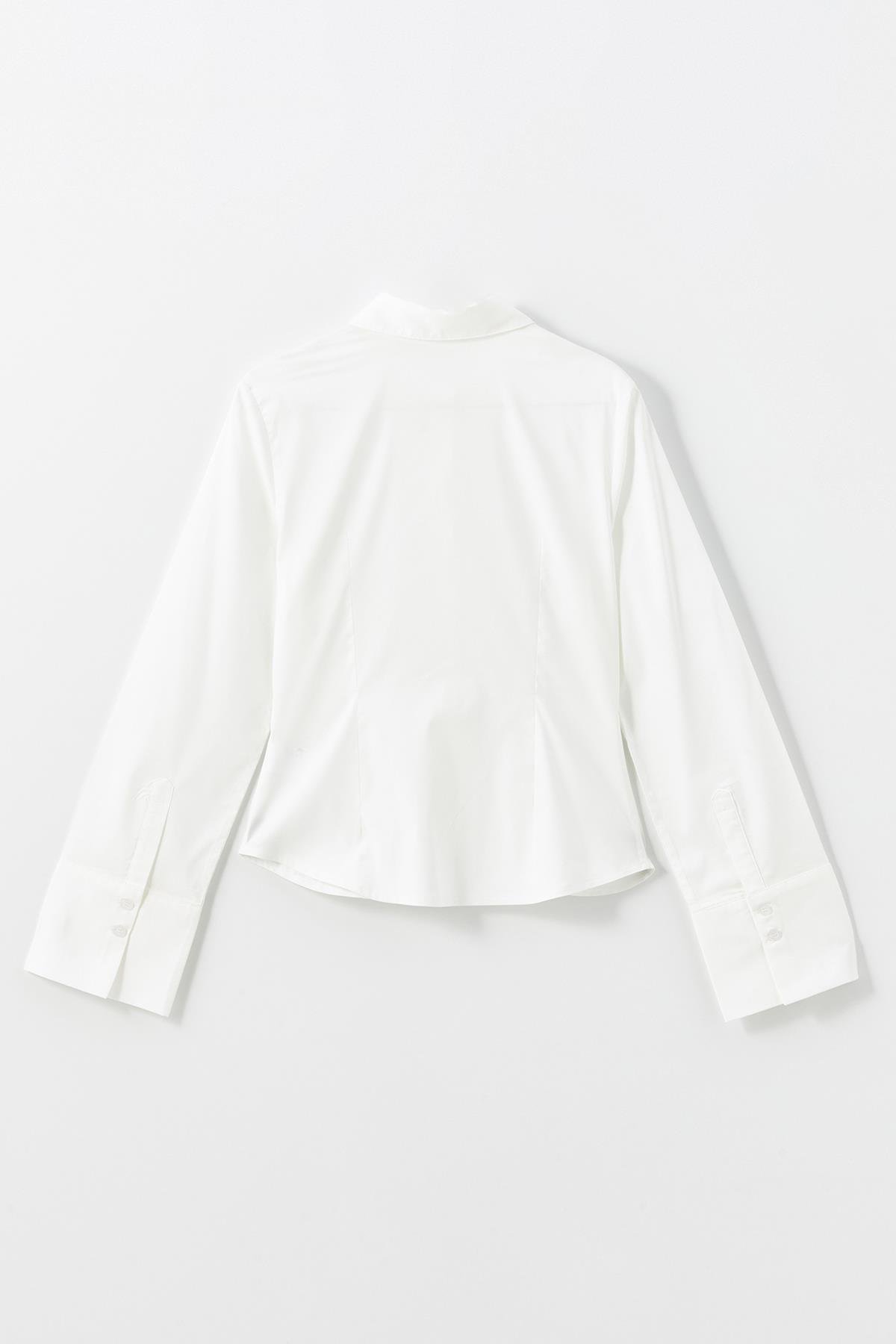Beyaz Büzgü Detaylı Lycralı Poplin Gömlek